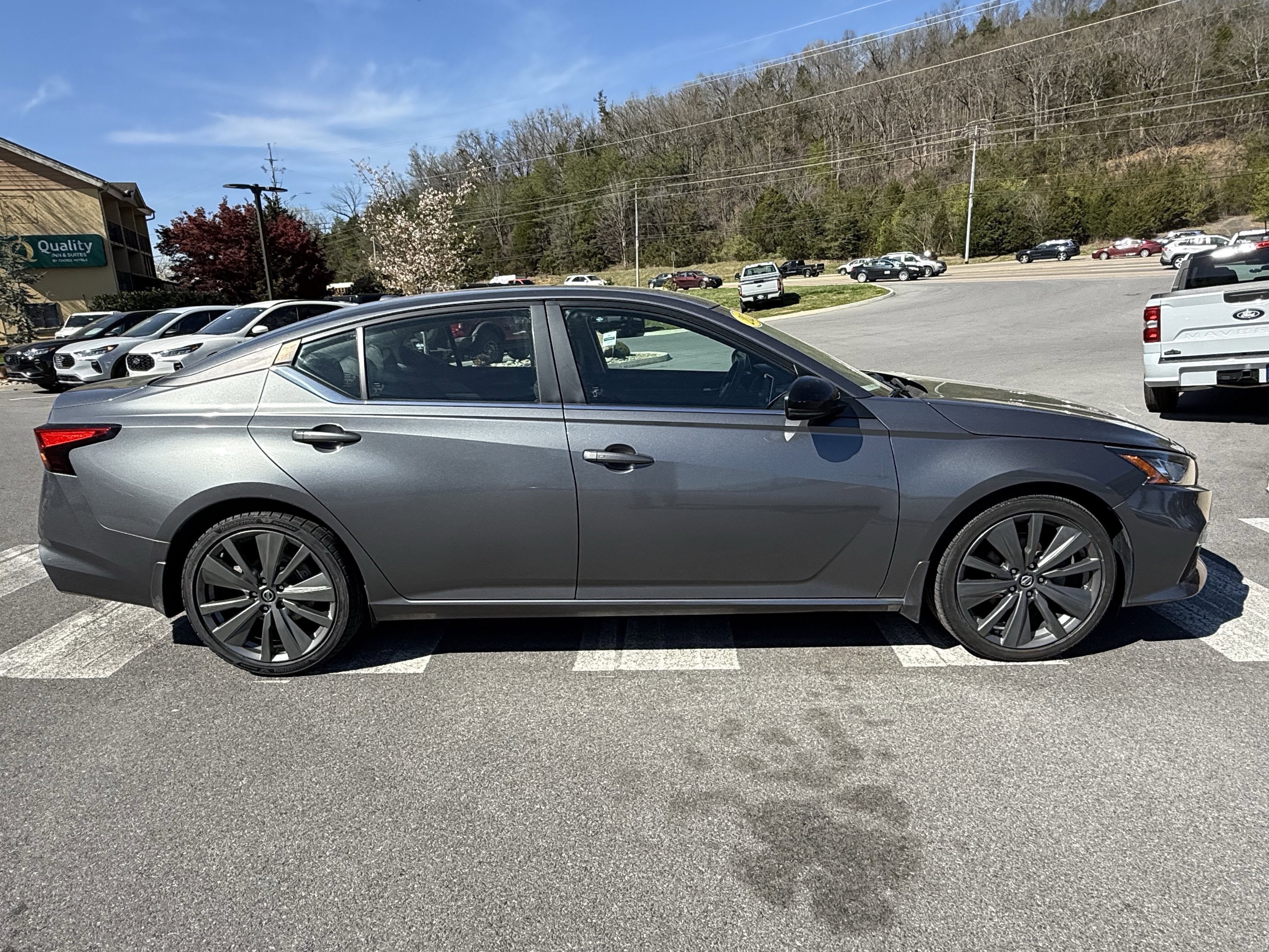 2021 Nissan Altima 2.5 SR