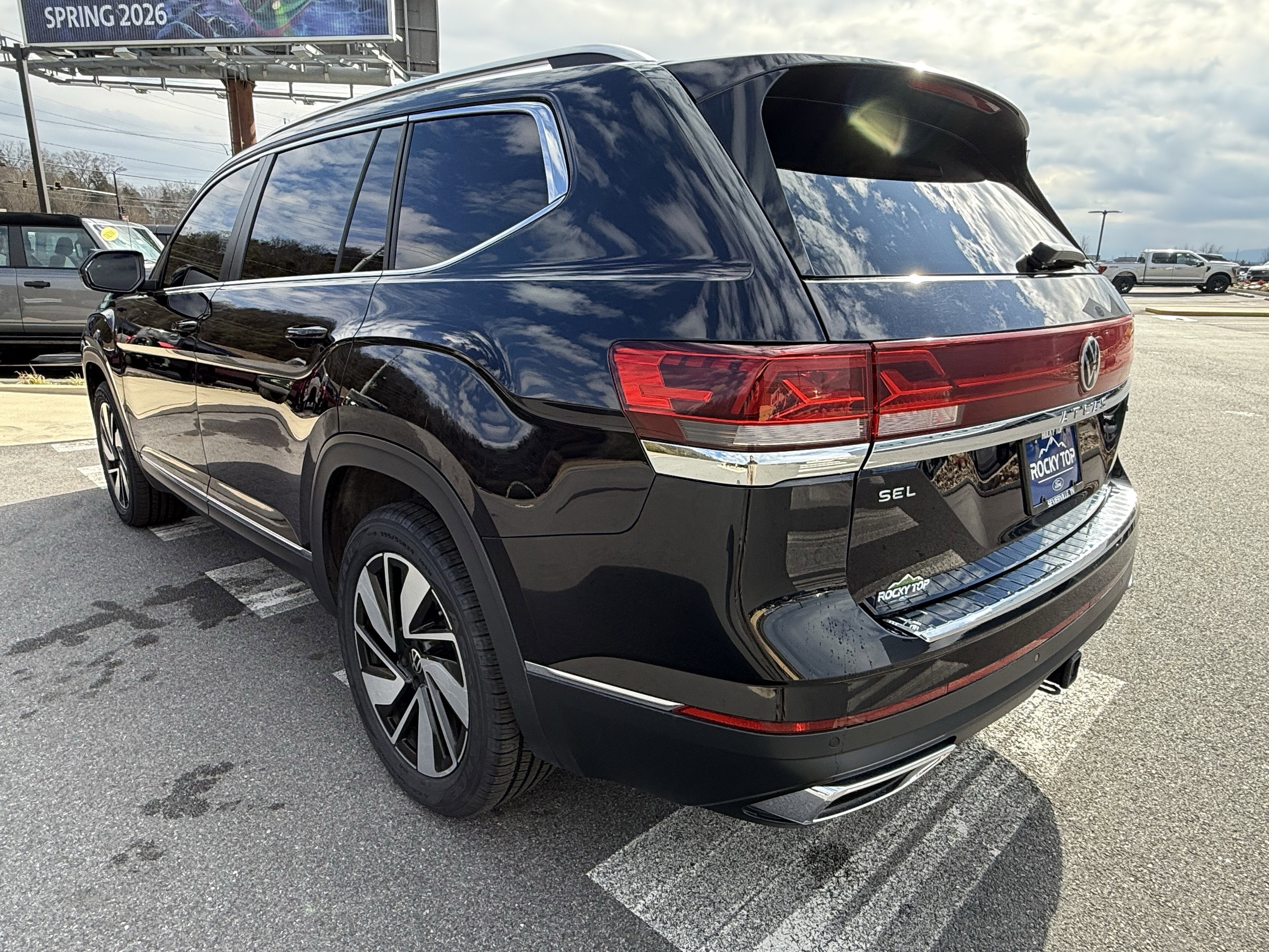 2024 Volkswagen Atlas 2.0T SEL