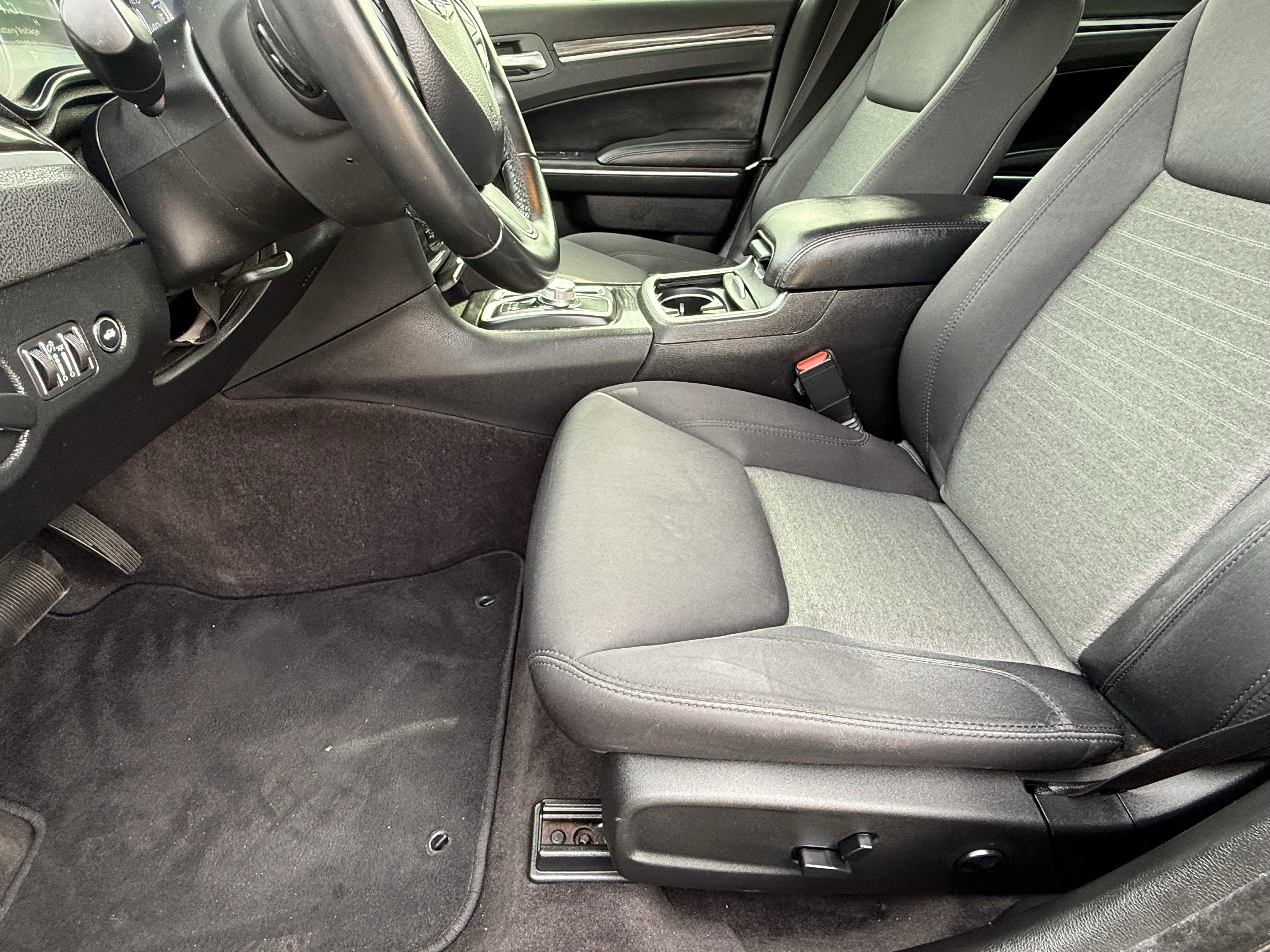 2018 Chrysler 300 Touring