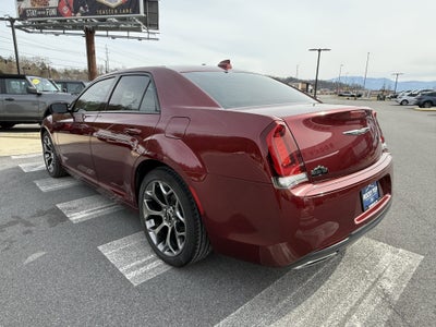 2018 Chrysler 300 Touring