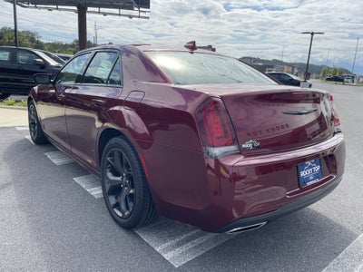 2022 Chrysler 300 Touring L
