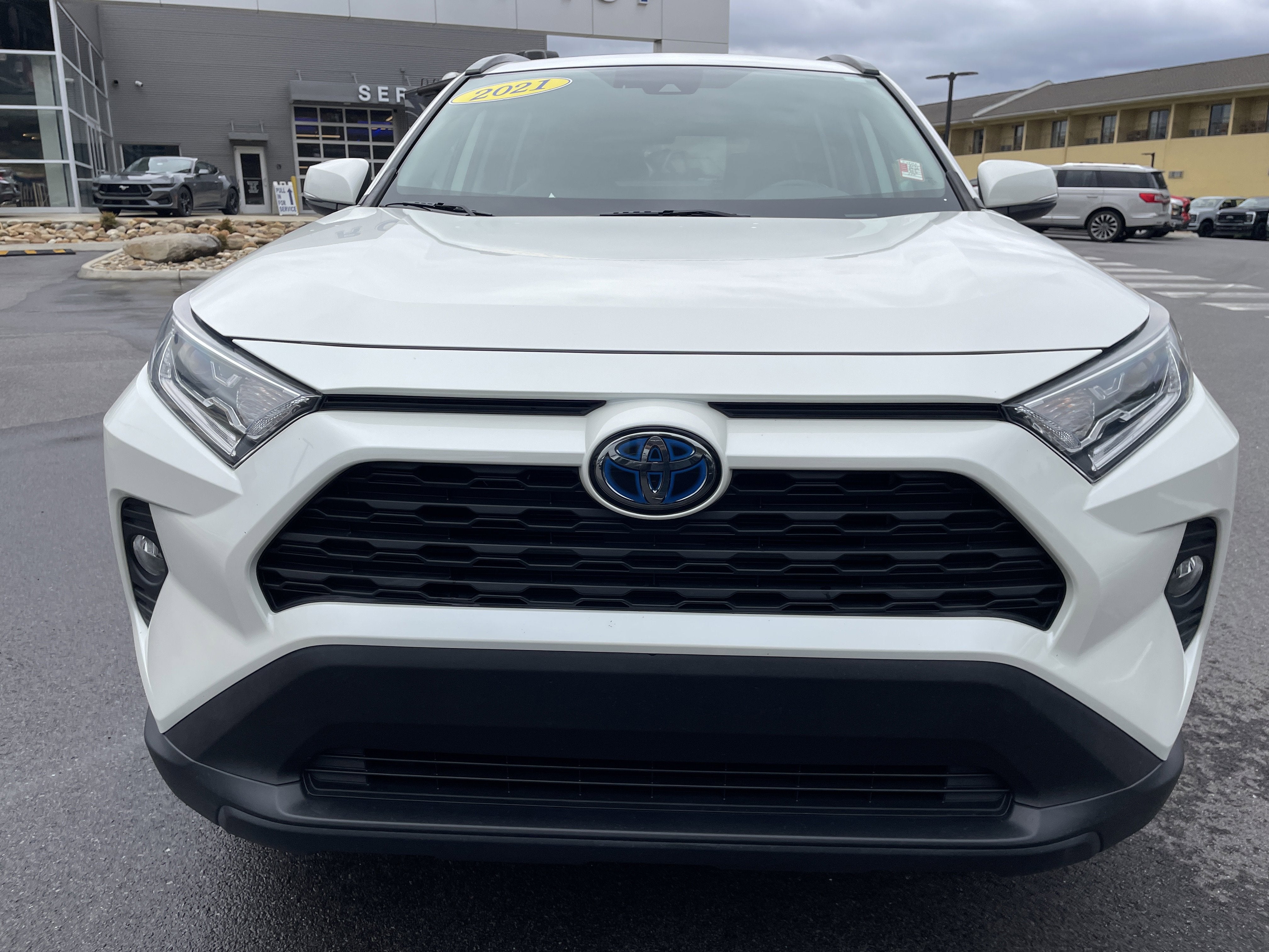 2021 Toyota RAV4 Hybrid XLE Premium