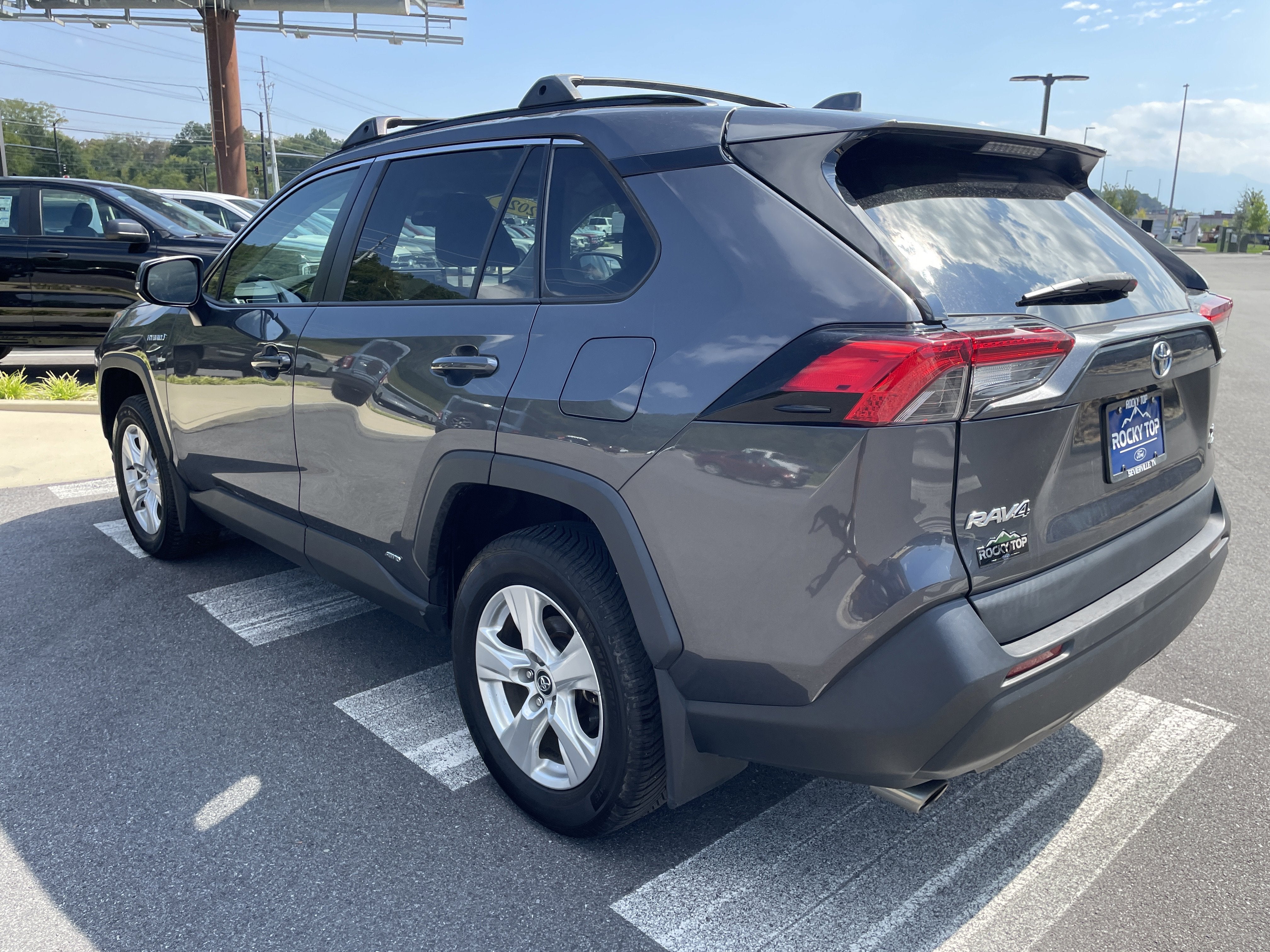 2020 Toyota RAV4 Hybrid XLE