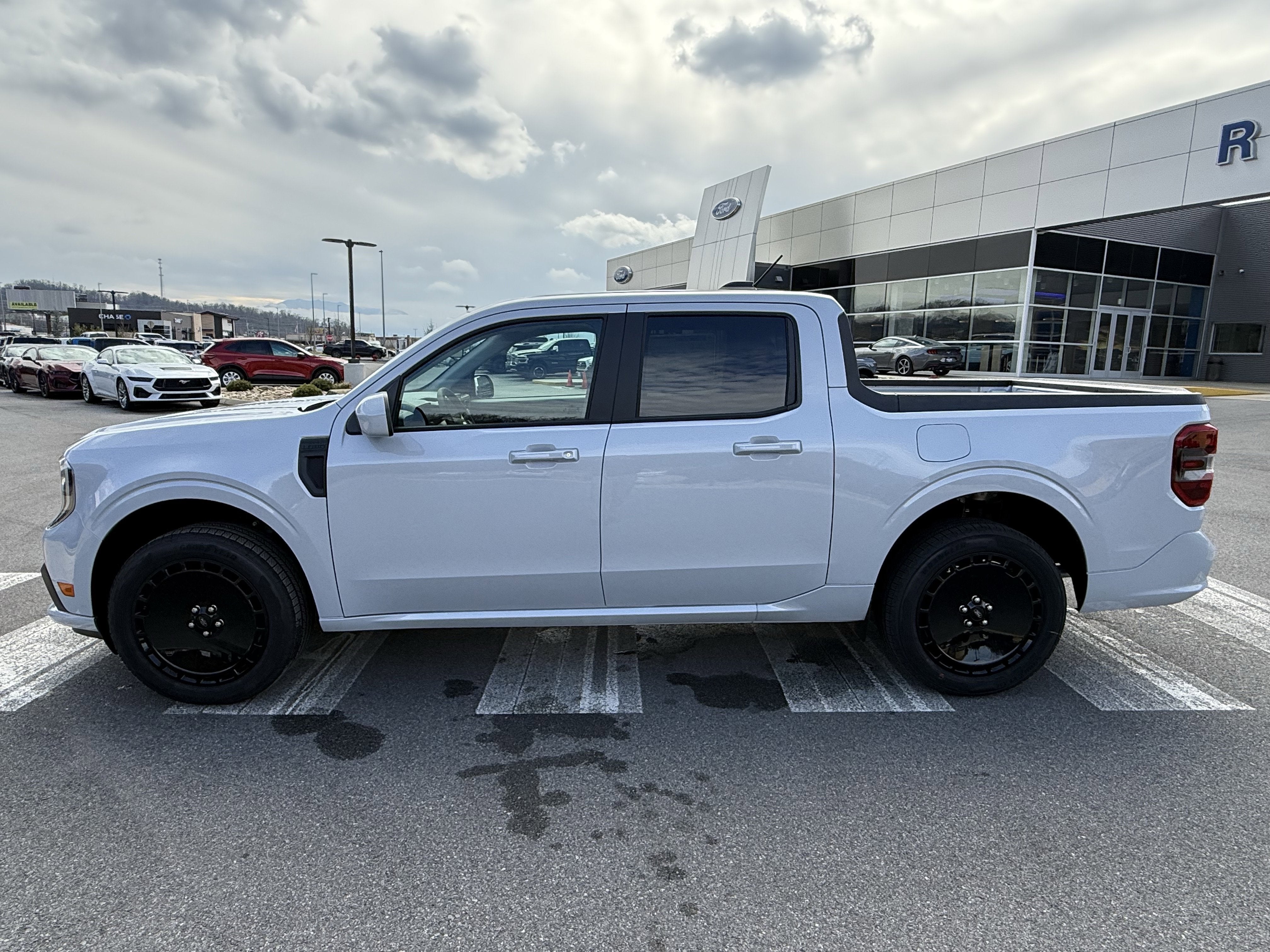 2026 Ford Maverick Lobo Standard