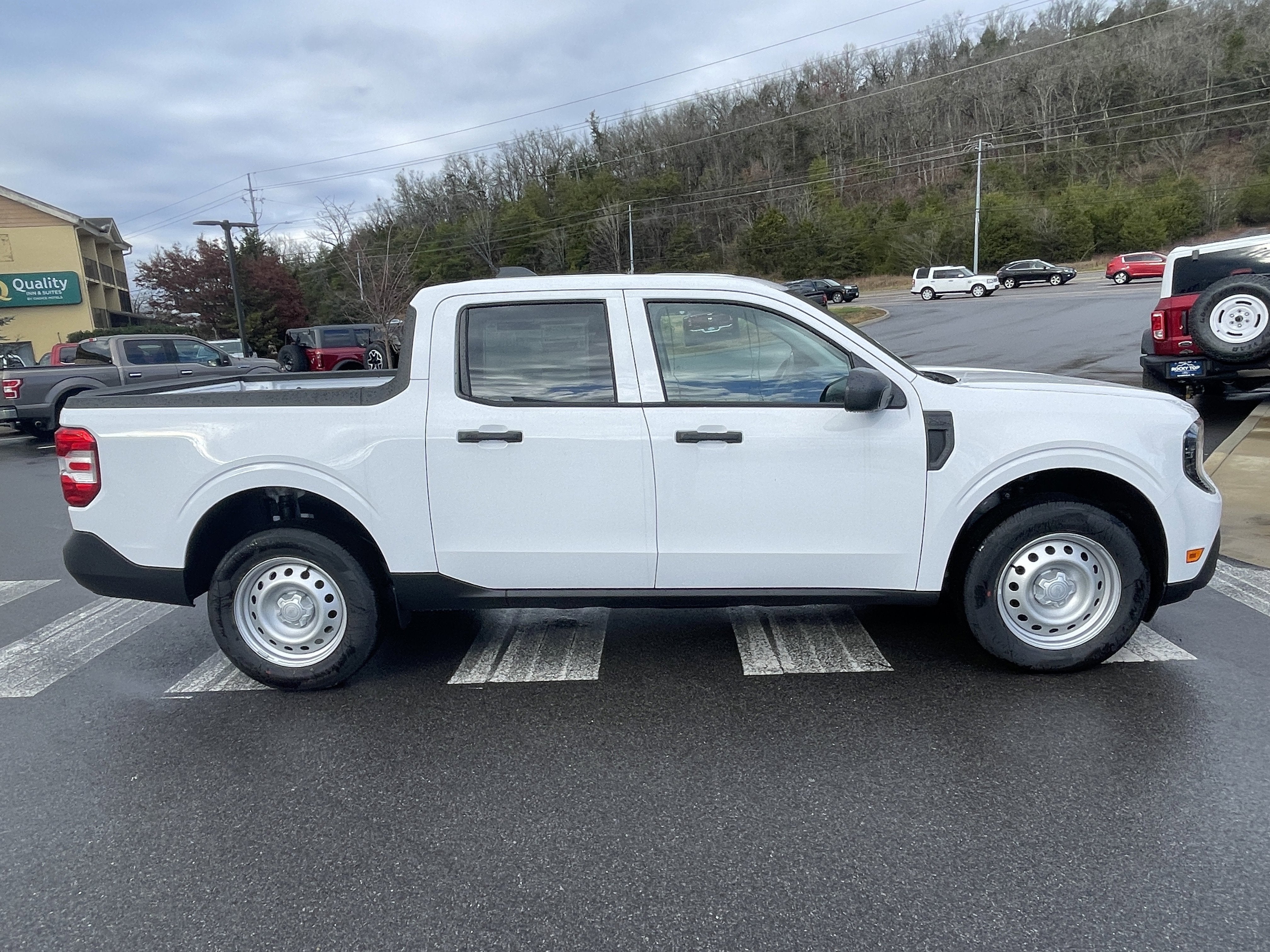 2025 Ford Maverick XL