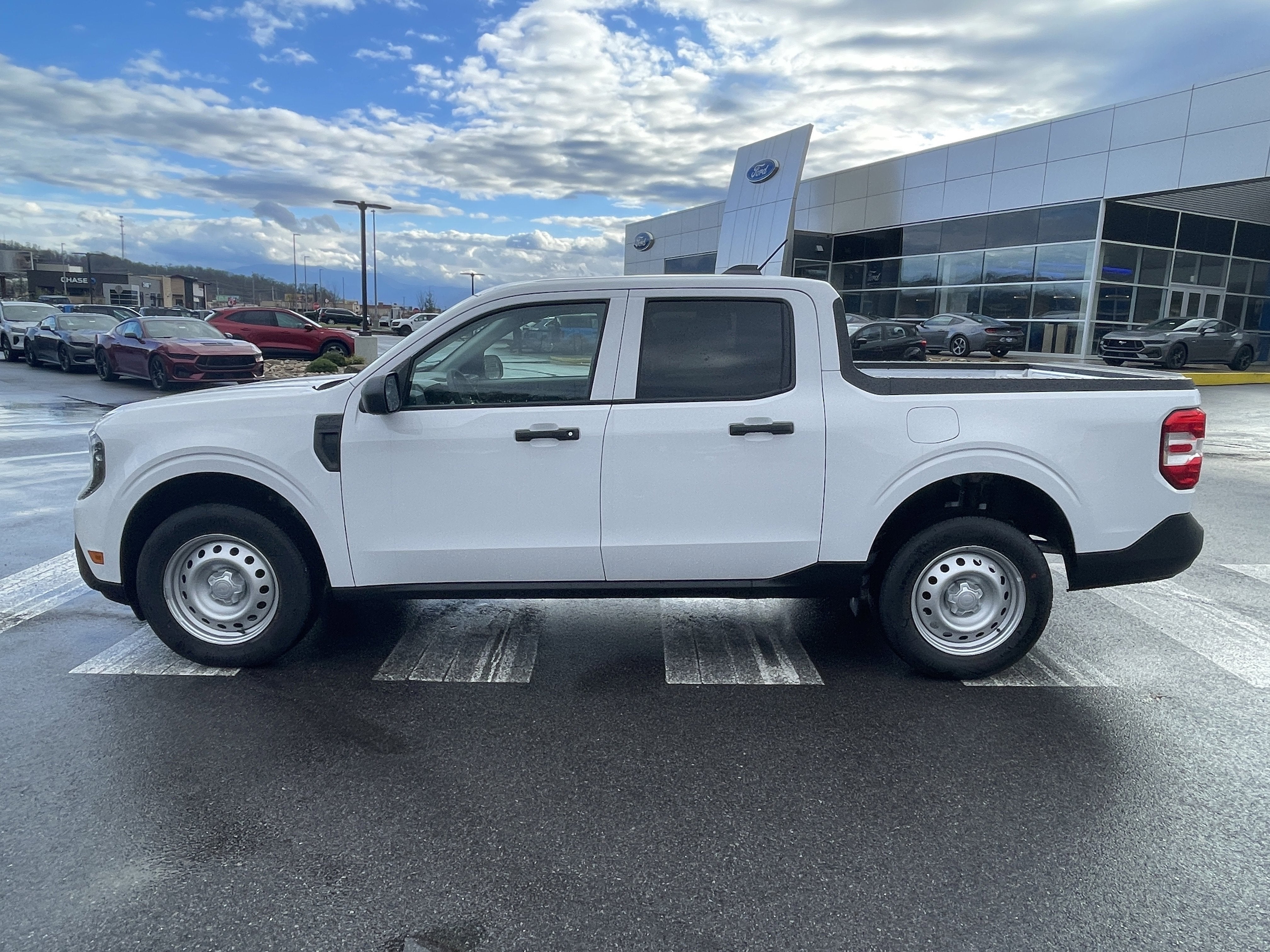 2025 Ford Maverick XL