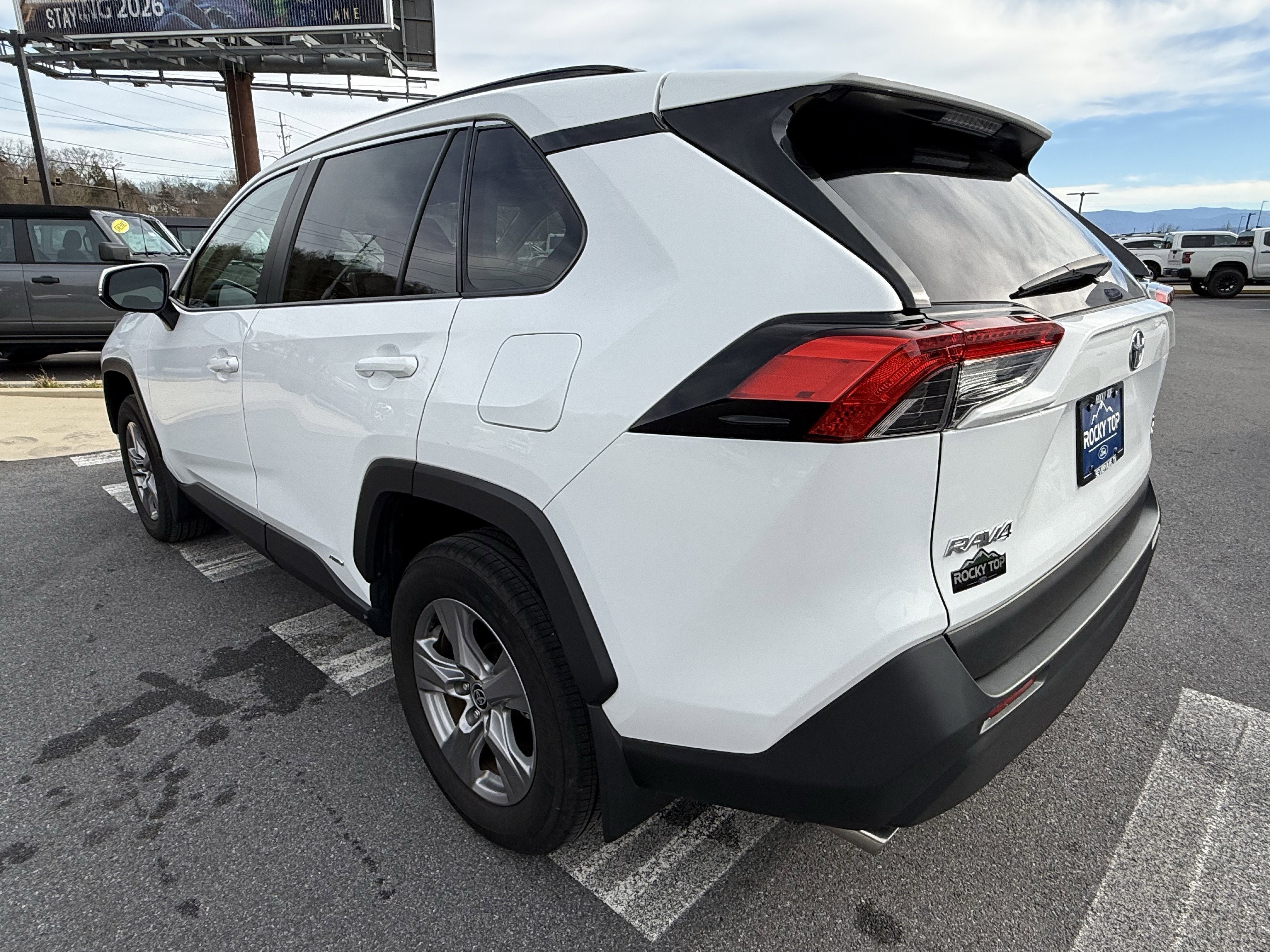 2024 Toyota RAV4 Hybrid XLE