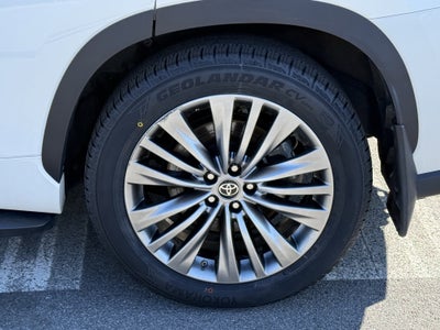 2022 Toyota Highlander Hybrid Platinum