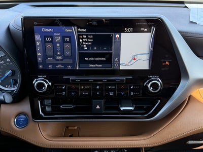 2022 Toyota Highlander Hybrid Platinum