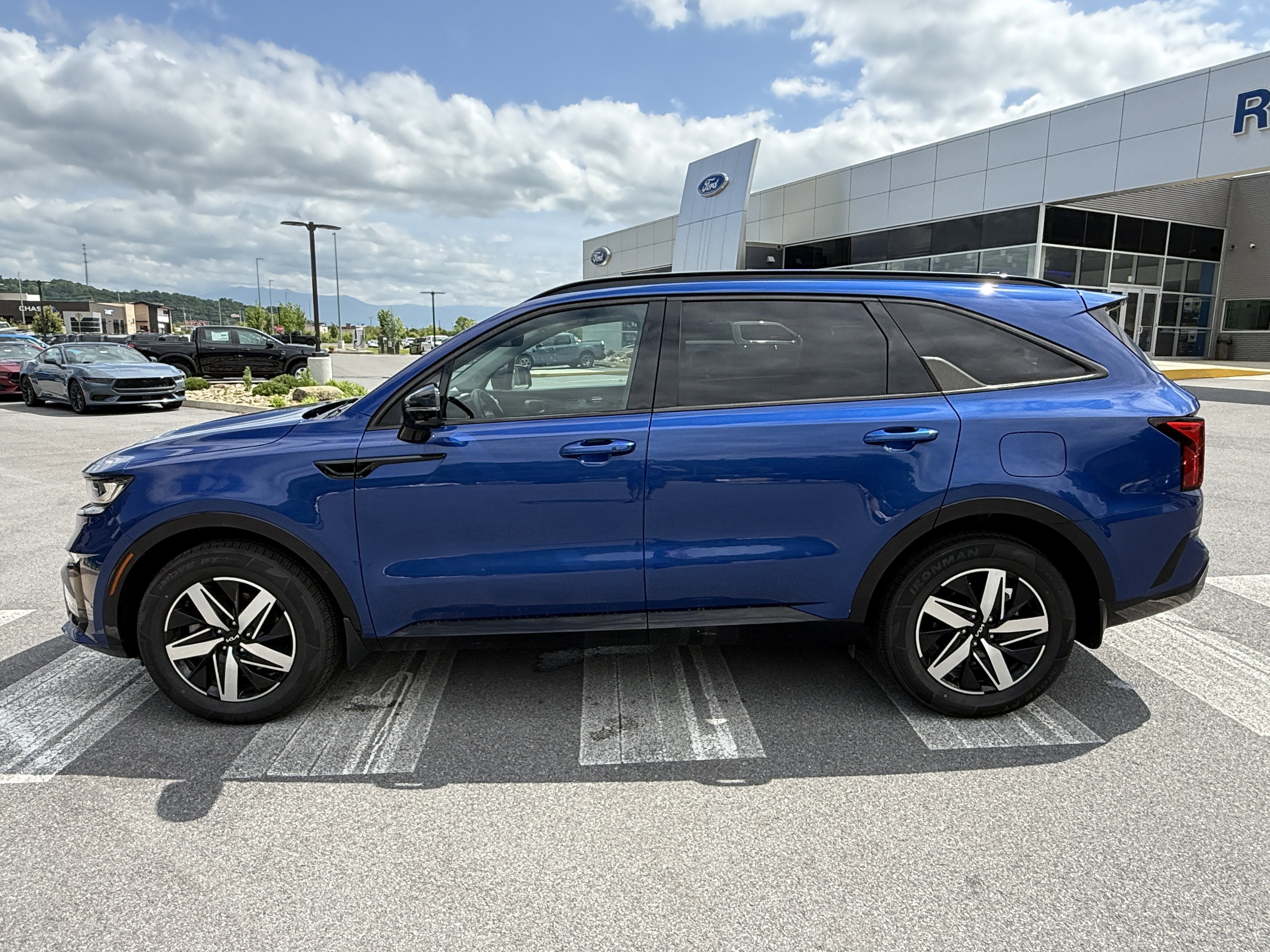 2023 Kia Sorento S