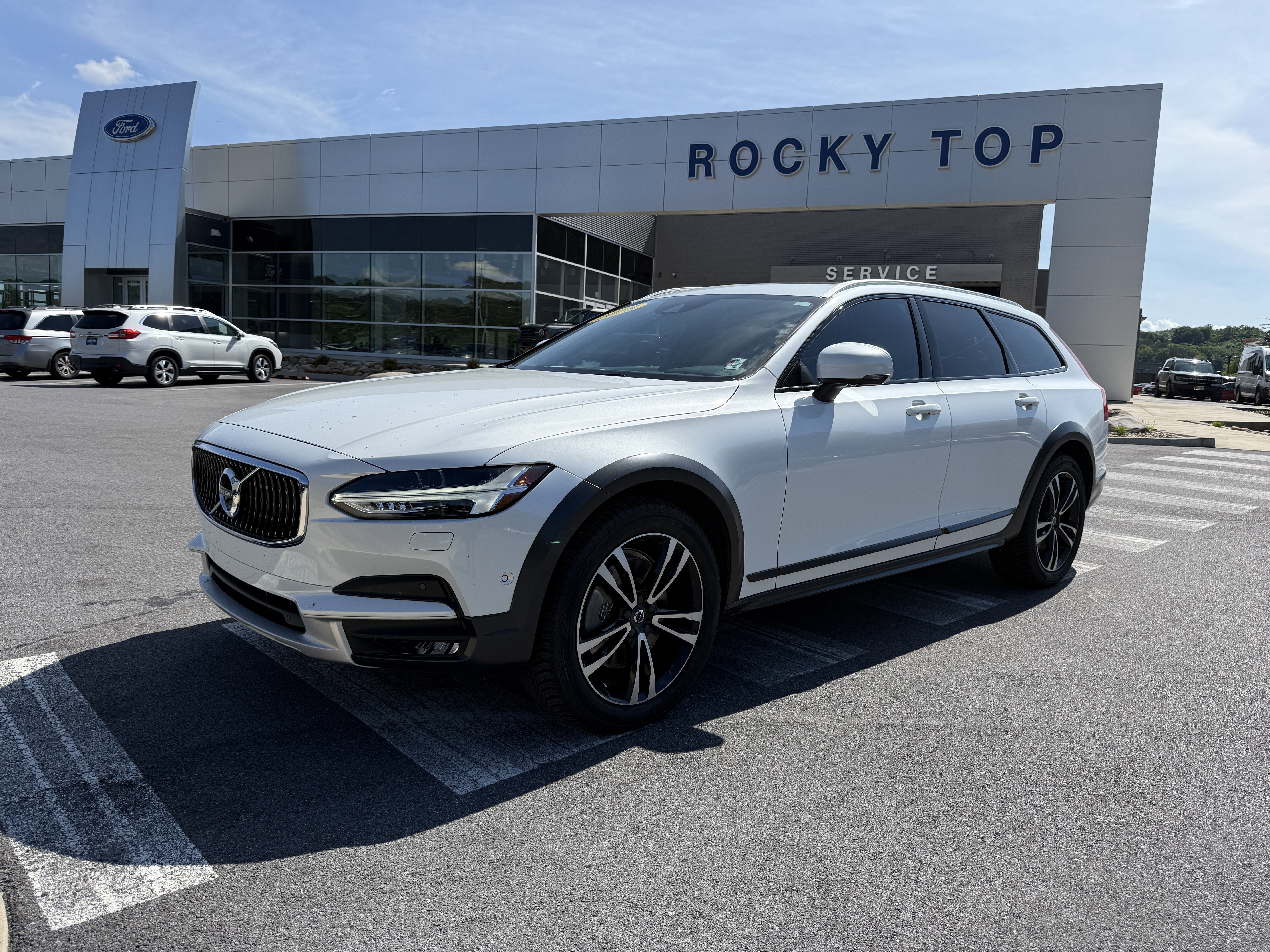 2018 Volvo V90 Cross Country T5