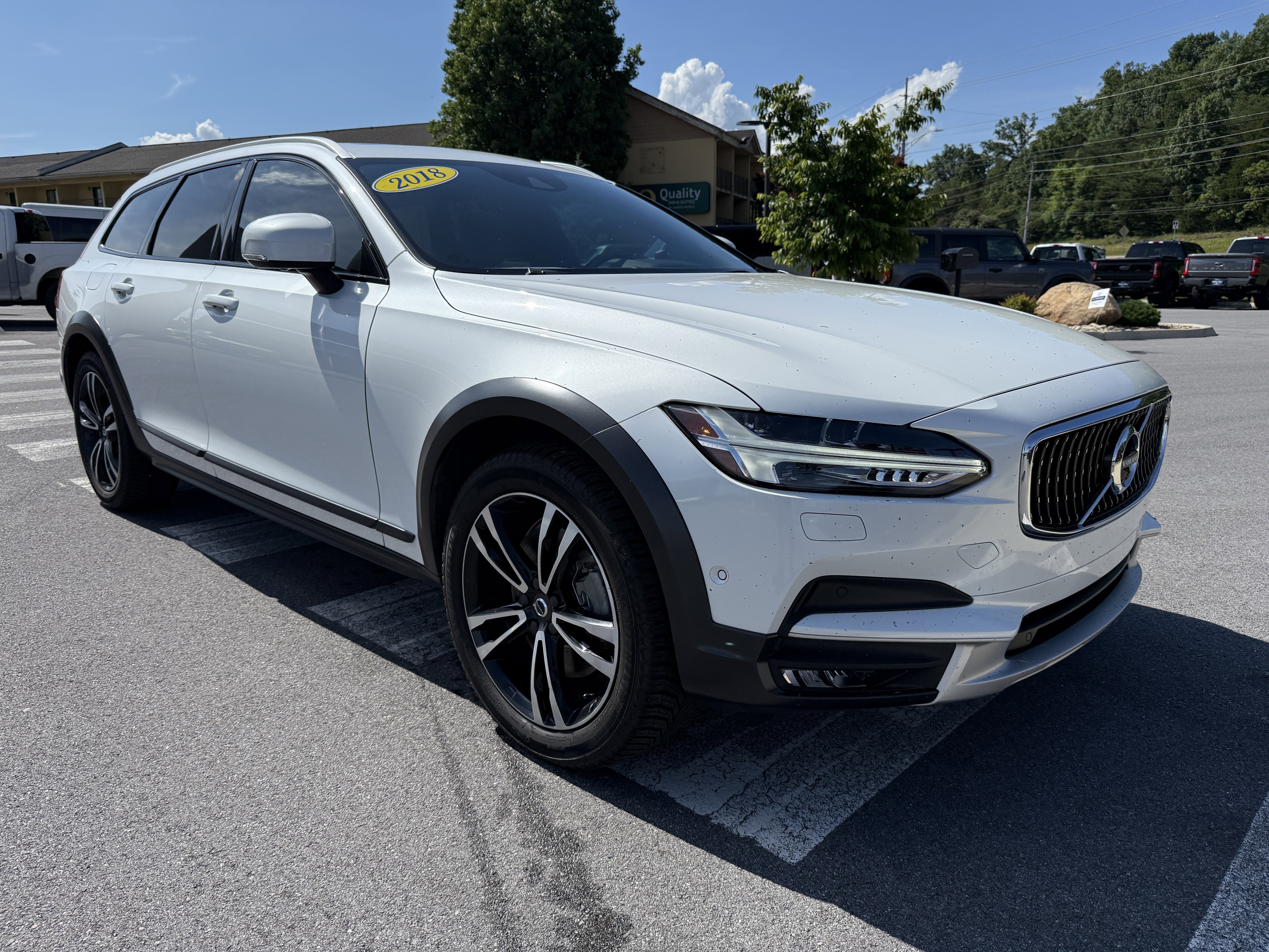 2018 Volvo V90 Cross Country T5