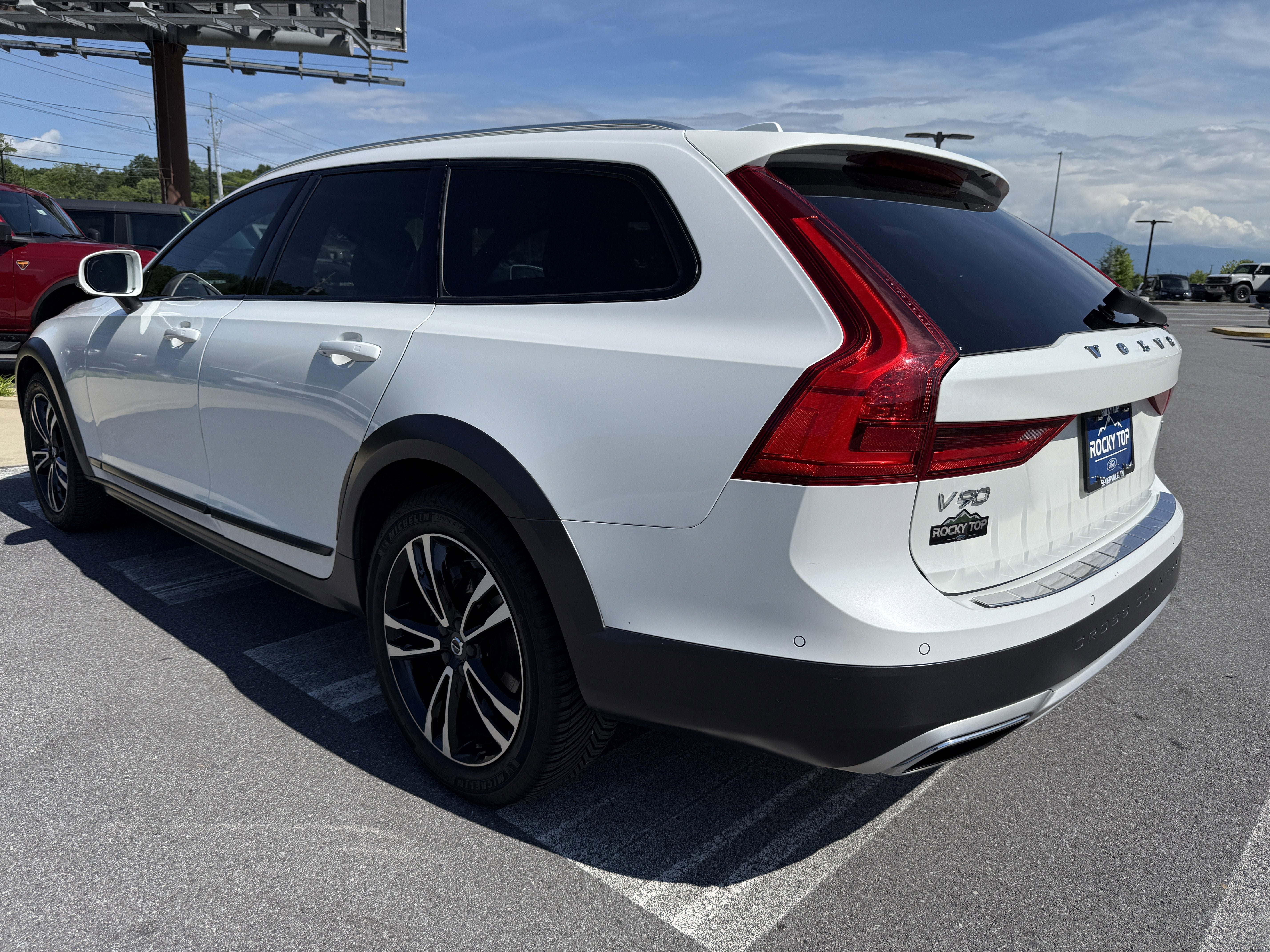 2018 Volvo V90 Cross Country T5