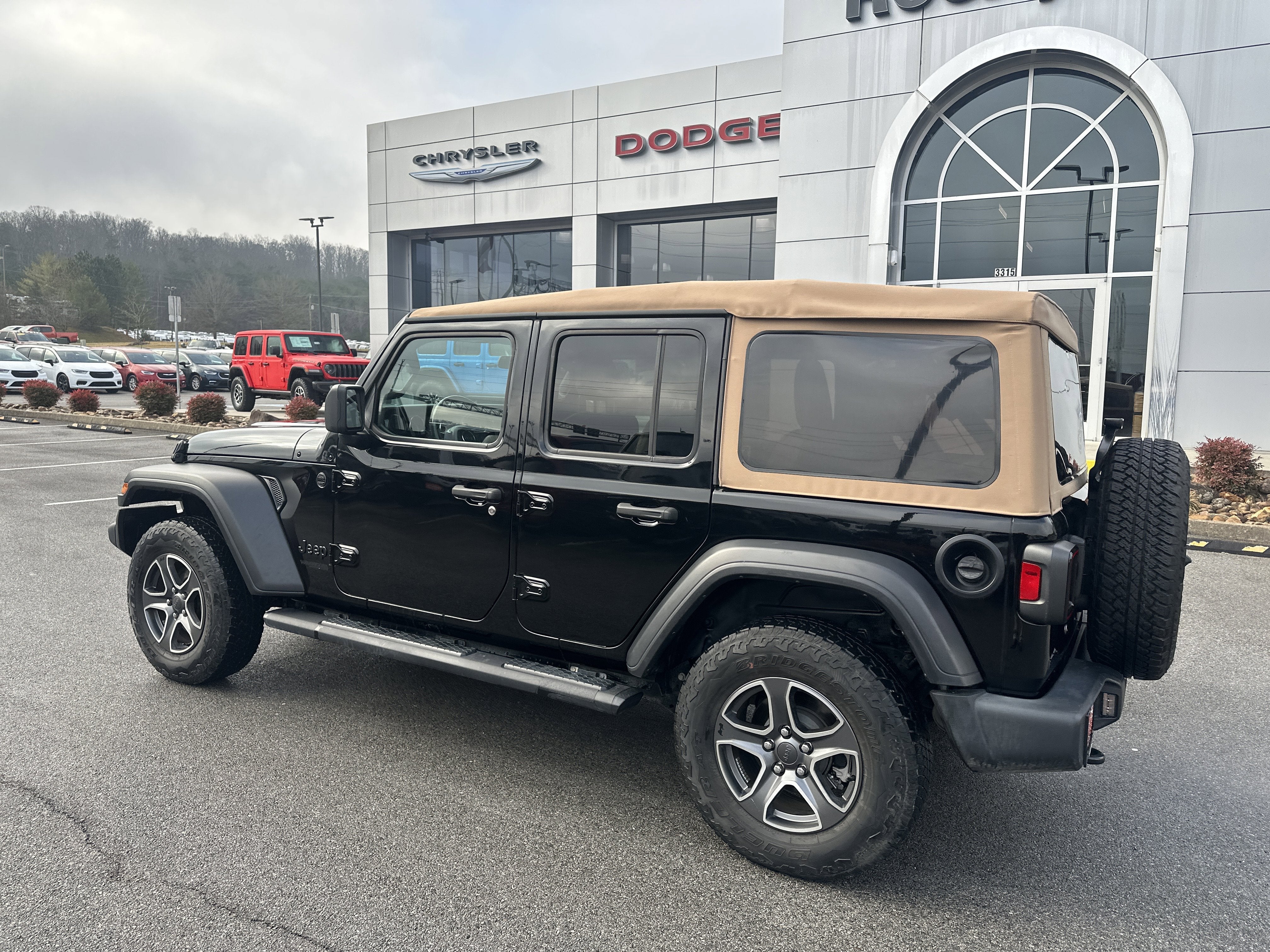 2020 Jeep Wrangler Unlimited Black and Tan 4X4