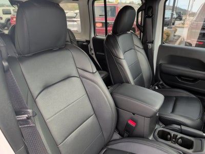 2023 Jeep Wrangler 4-Door Sahara Altitude 4x4
