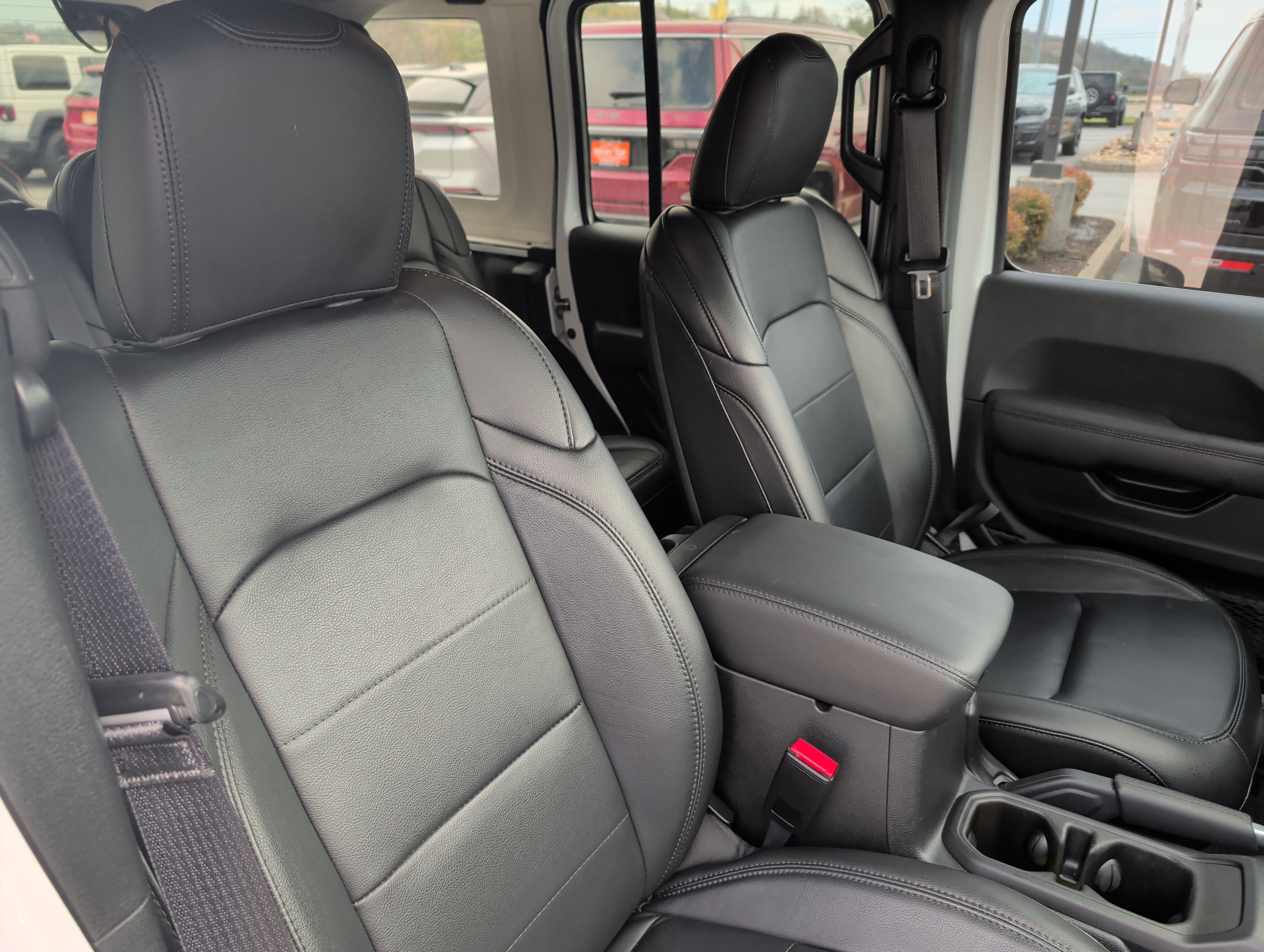 2023 Jeep Wrangler 4-Door Sahara Altitude 4x4