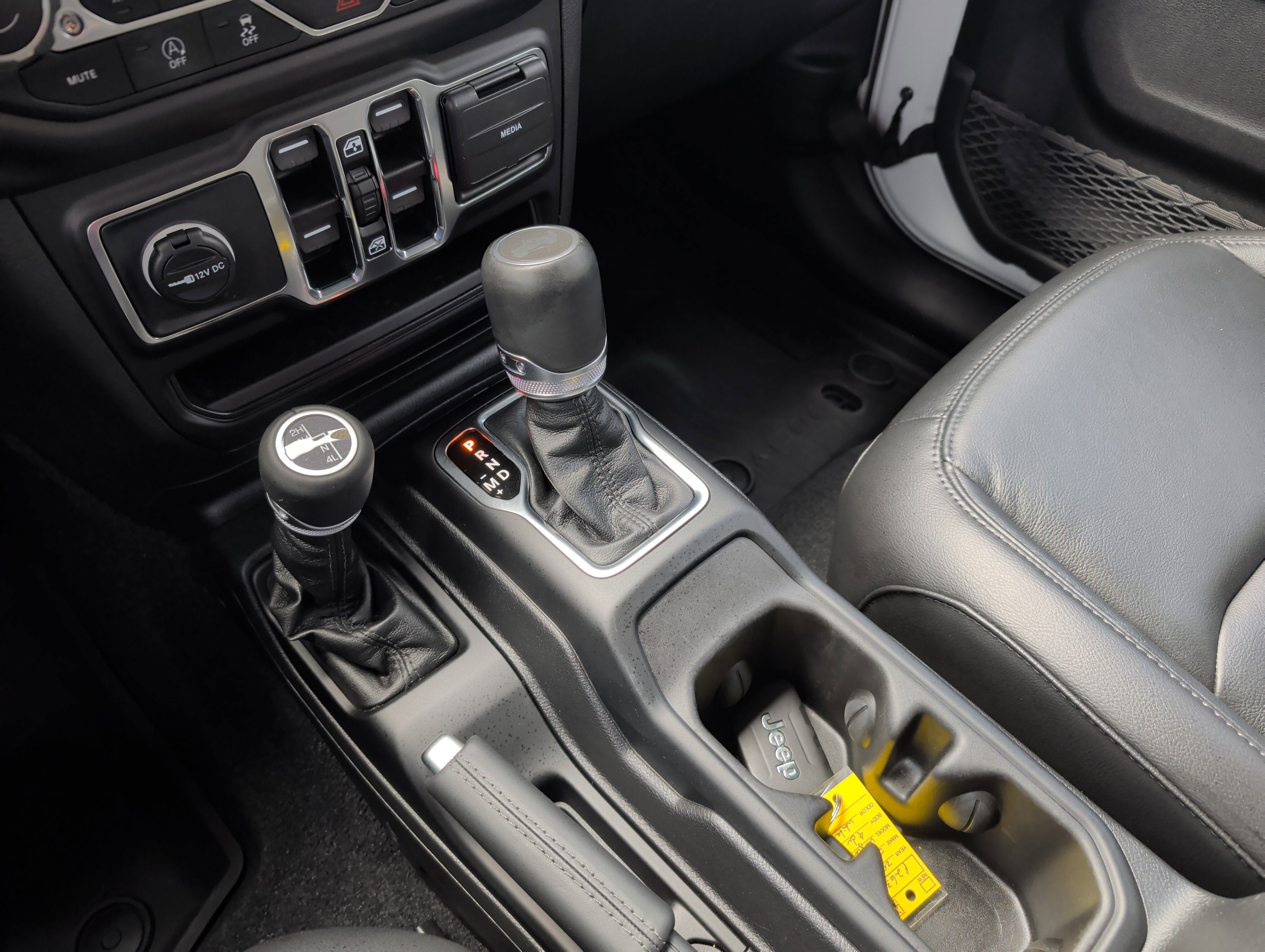 2023 Jeep Wrangler 4-Door Sahara Altitude 4x4