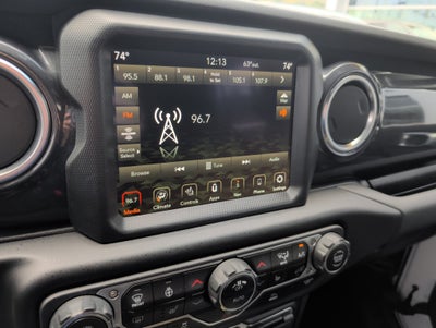 2023 Jeep Wrangler 4-Door Sahara Altitude 4x4