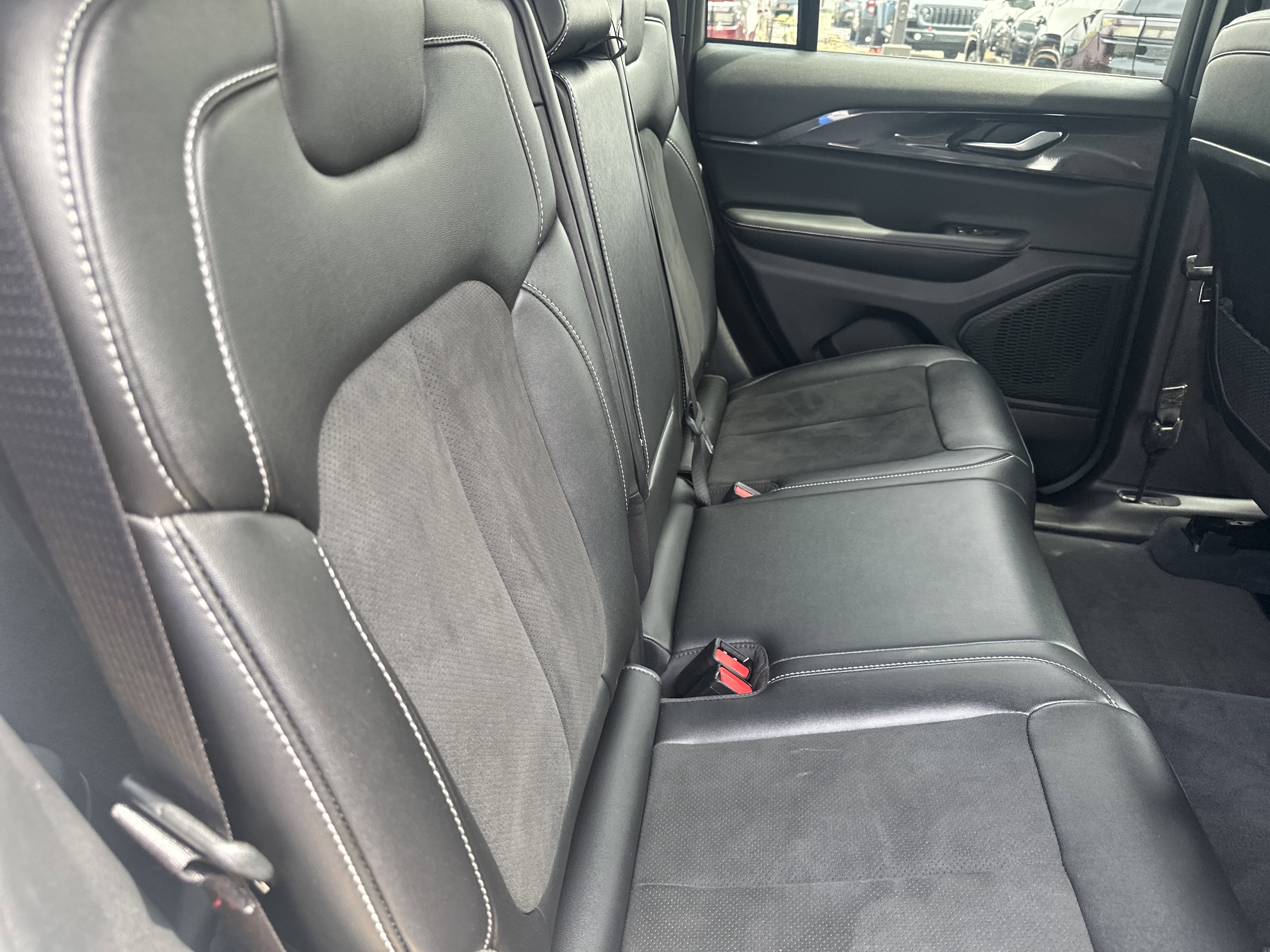 2023 Jeep Grand Cherokee Altitude 4x4