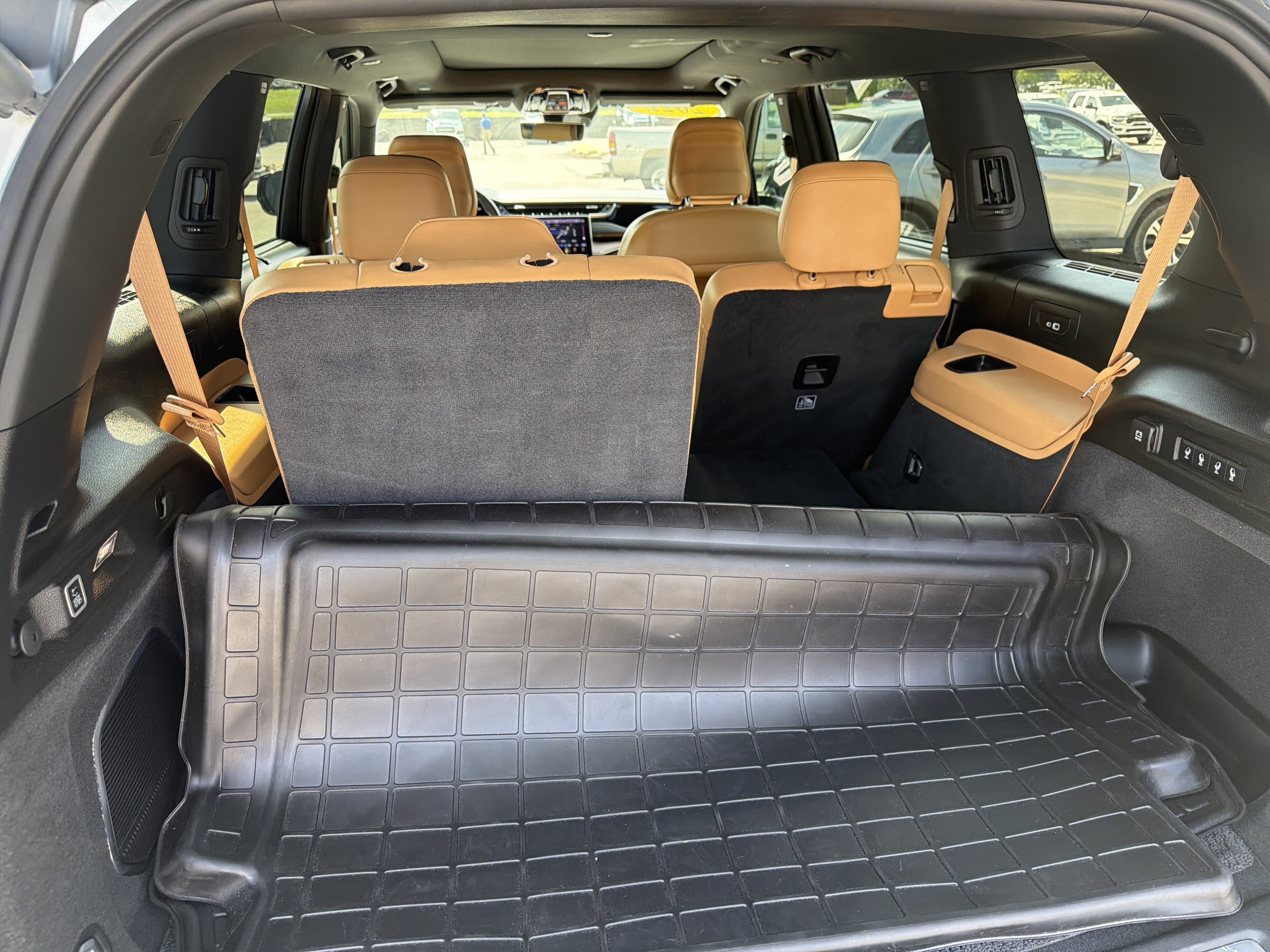 2022 Jeep Grand Cherokee L Summit 4x4