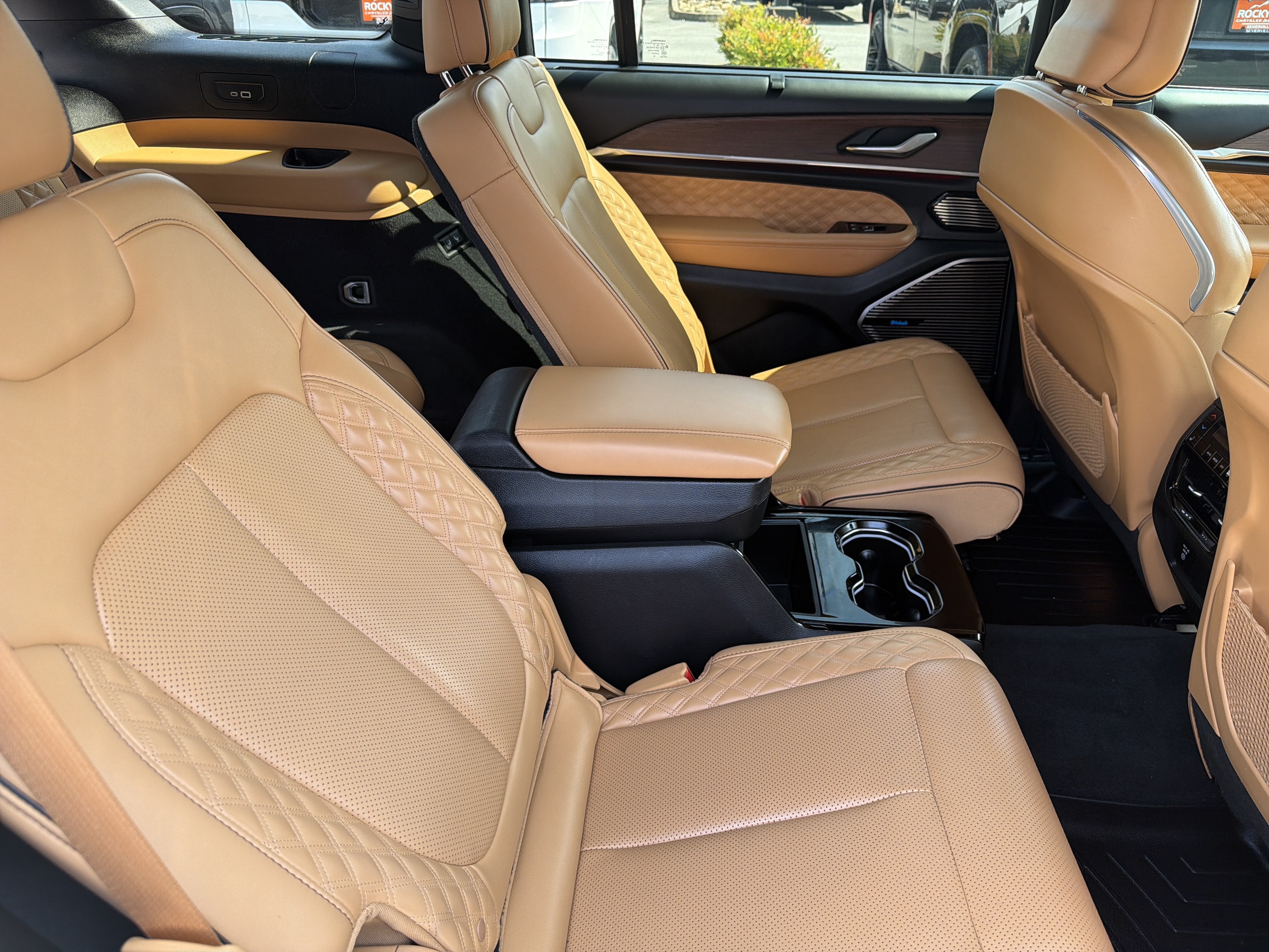 2022 Jeep Grand Cherokee L Summit 4x4