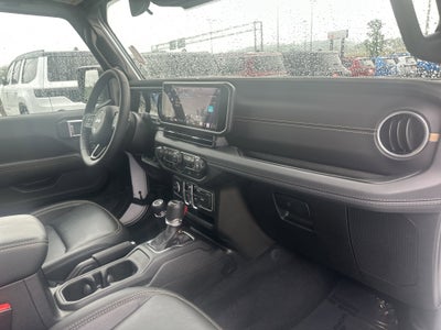 2025 Jeep Gladiator High Tide