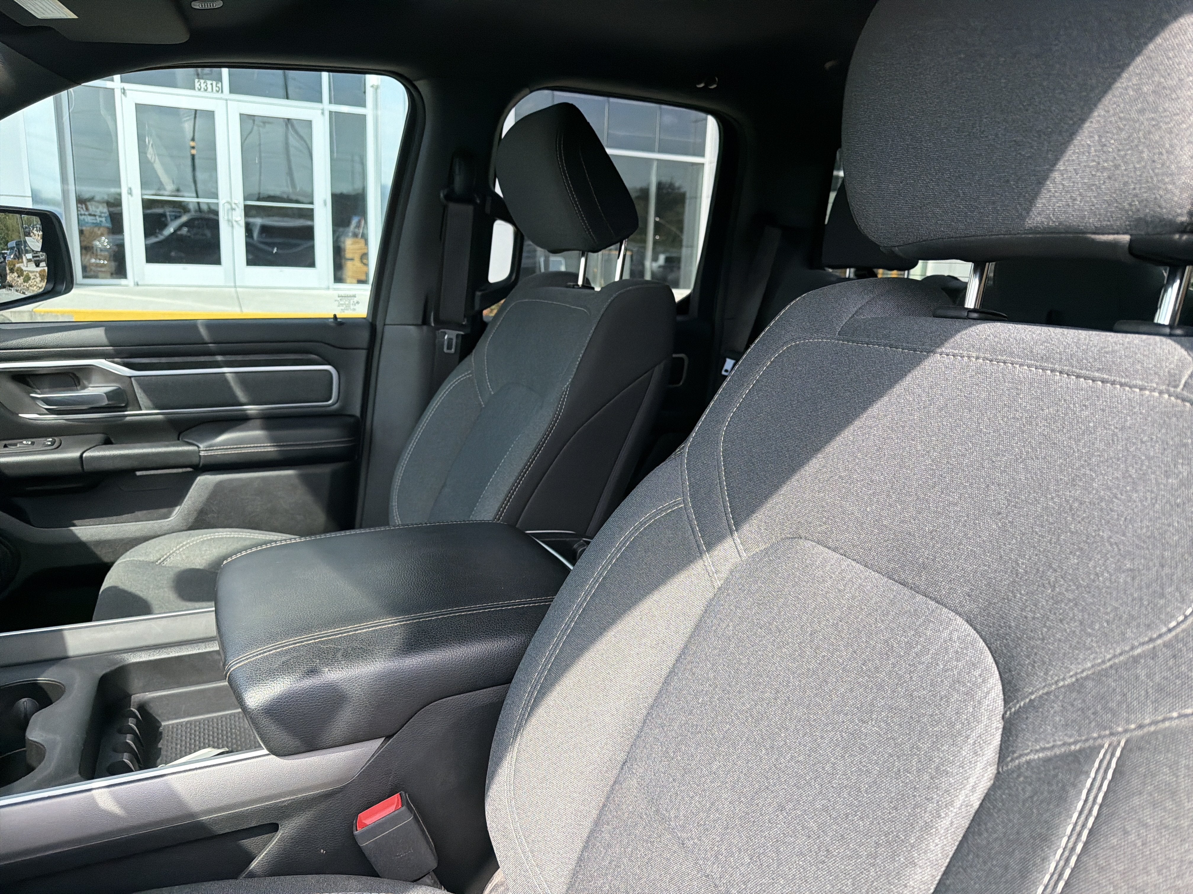 2021 RAM 1500 Big Horn Quad Cab 4x2 6'4' Box