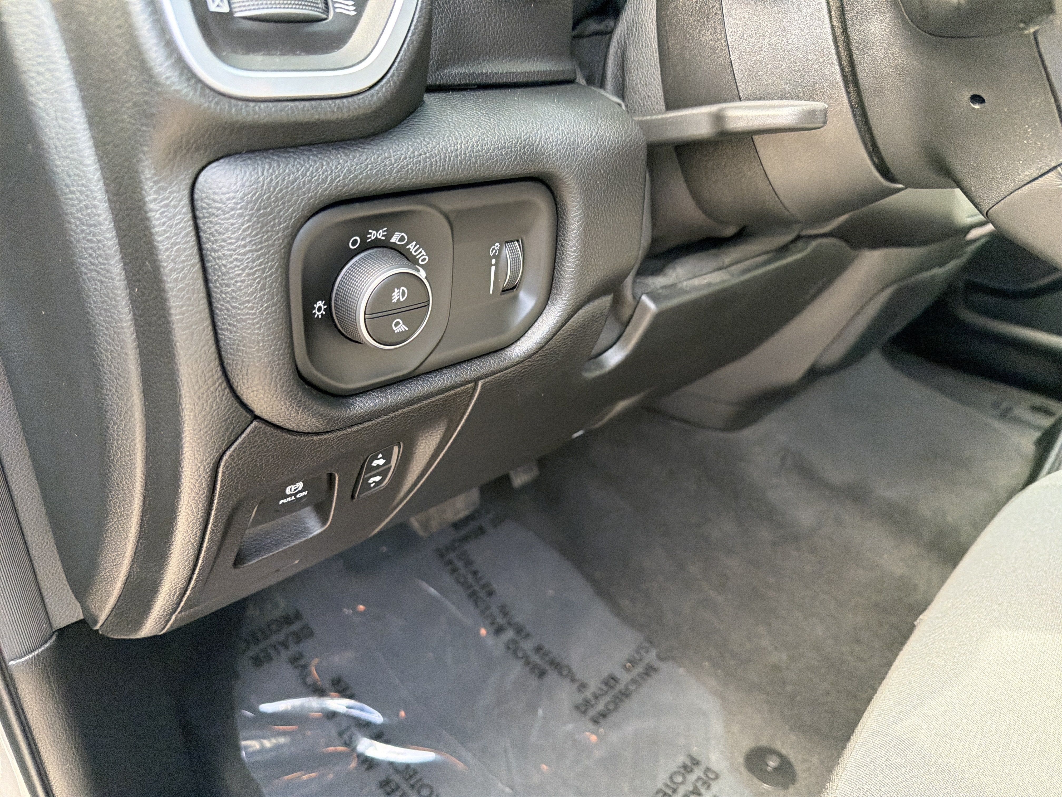 2021 RAM 1500 Big Horn Quad Cab 4x4 6'4' Box