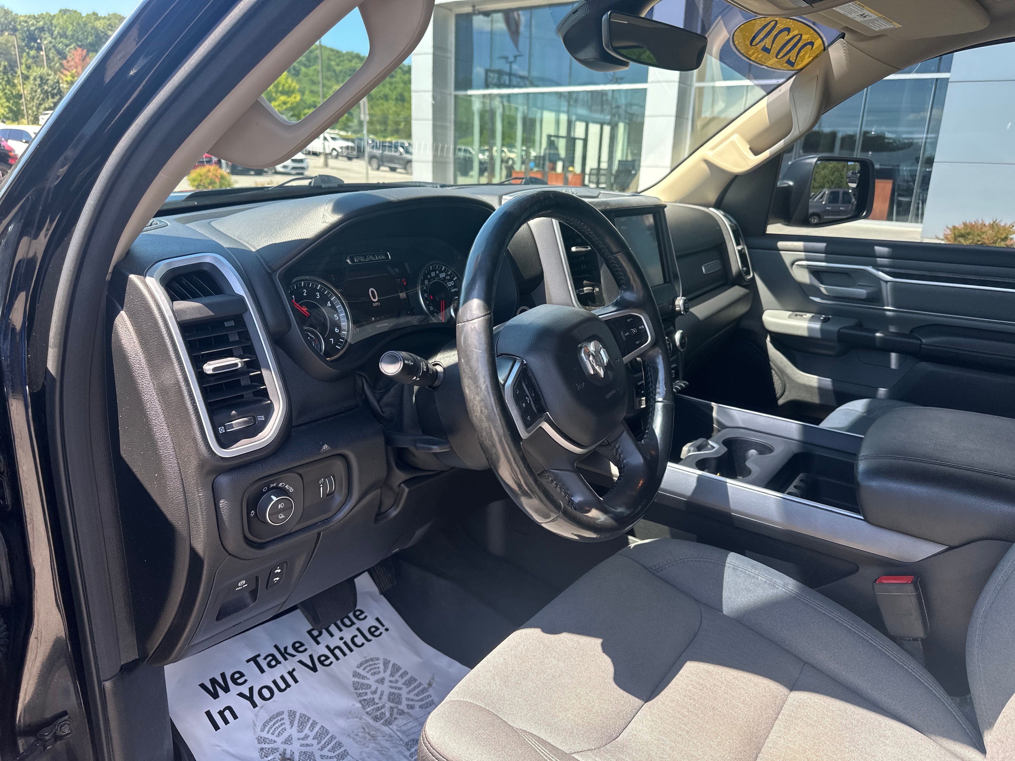 2020 RAM 1500 Big Horn Crew Cab 4x4 5'7' Box