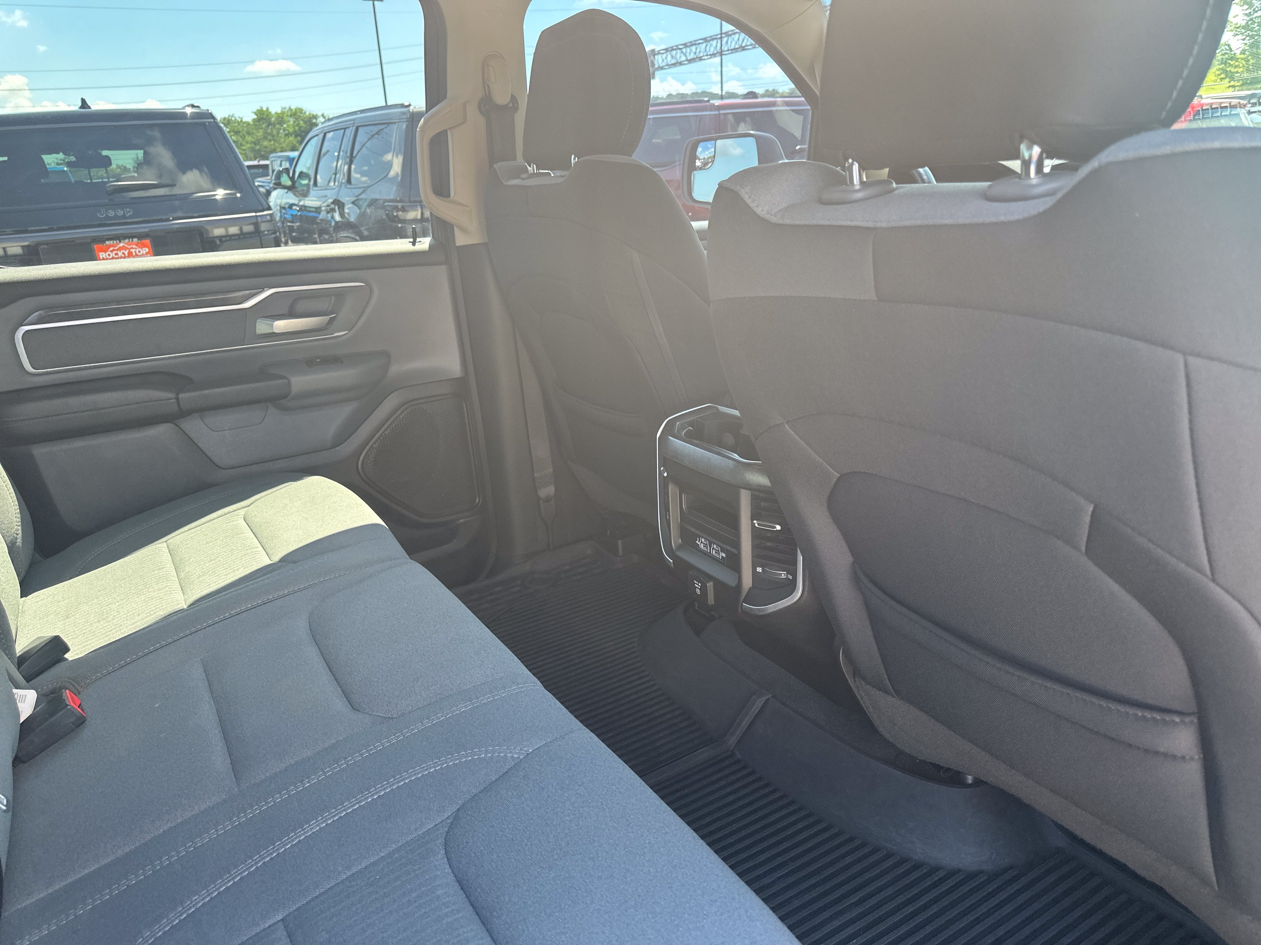 2020 RAM 1500 Big Horn Crew Cab 4x4 5'7' Box