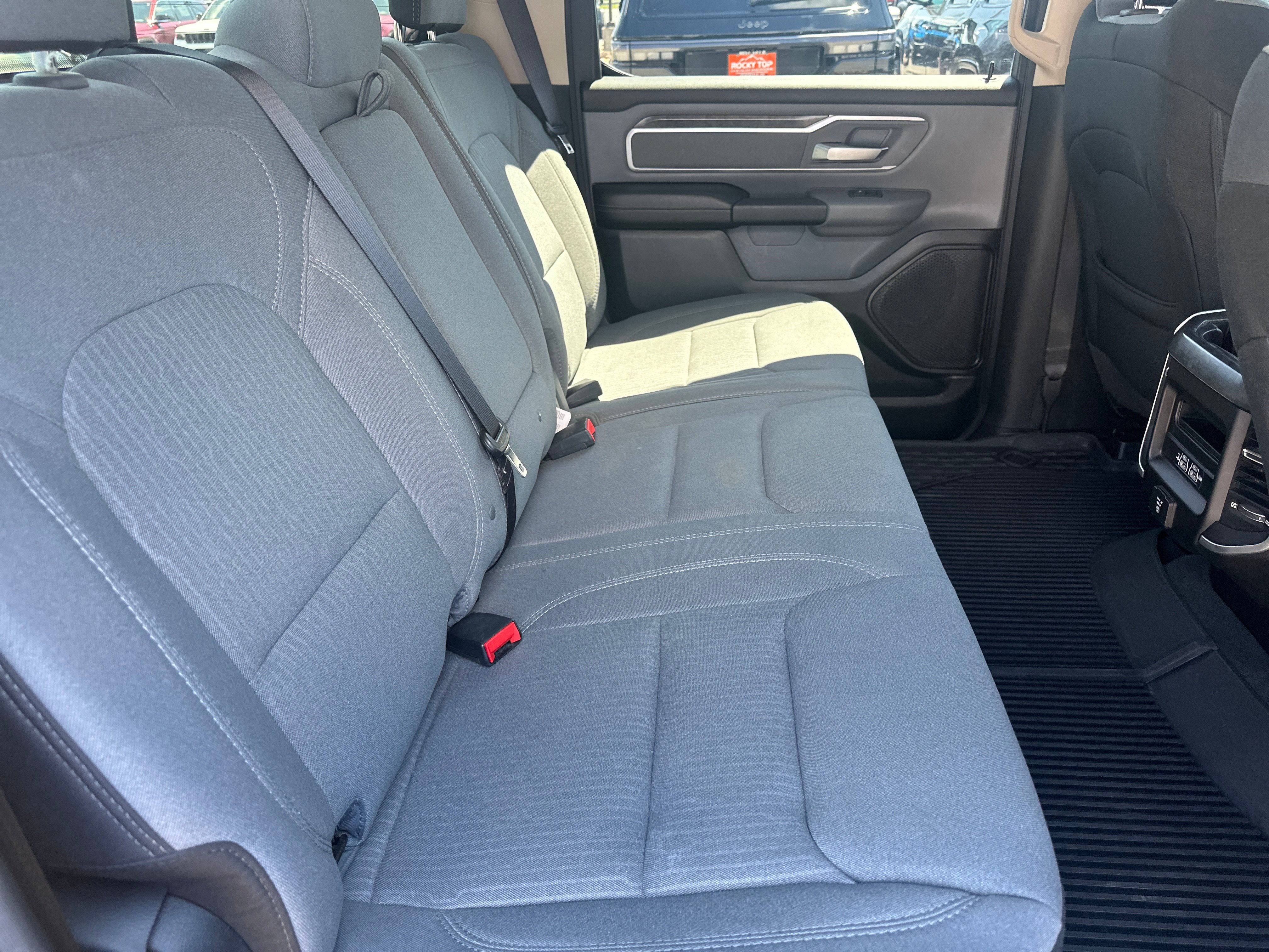 2020 RAM 1500 Big Horn Crew Cab 4x4 5'7' Box