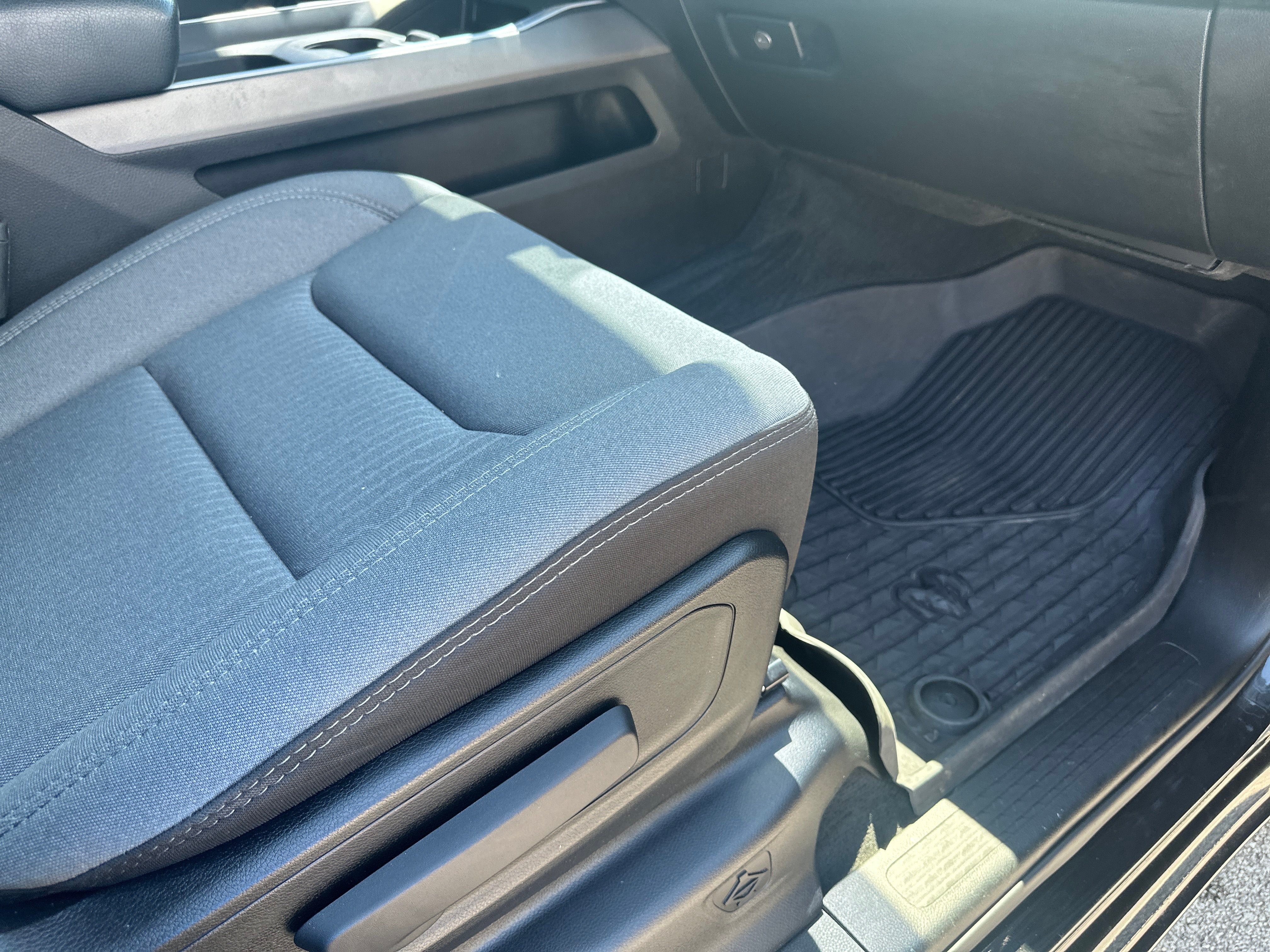 2020 RAM 1500 Big Horn Crew Cab 4x4 5'7' Box