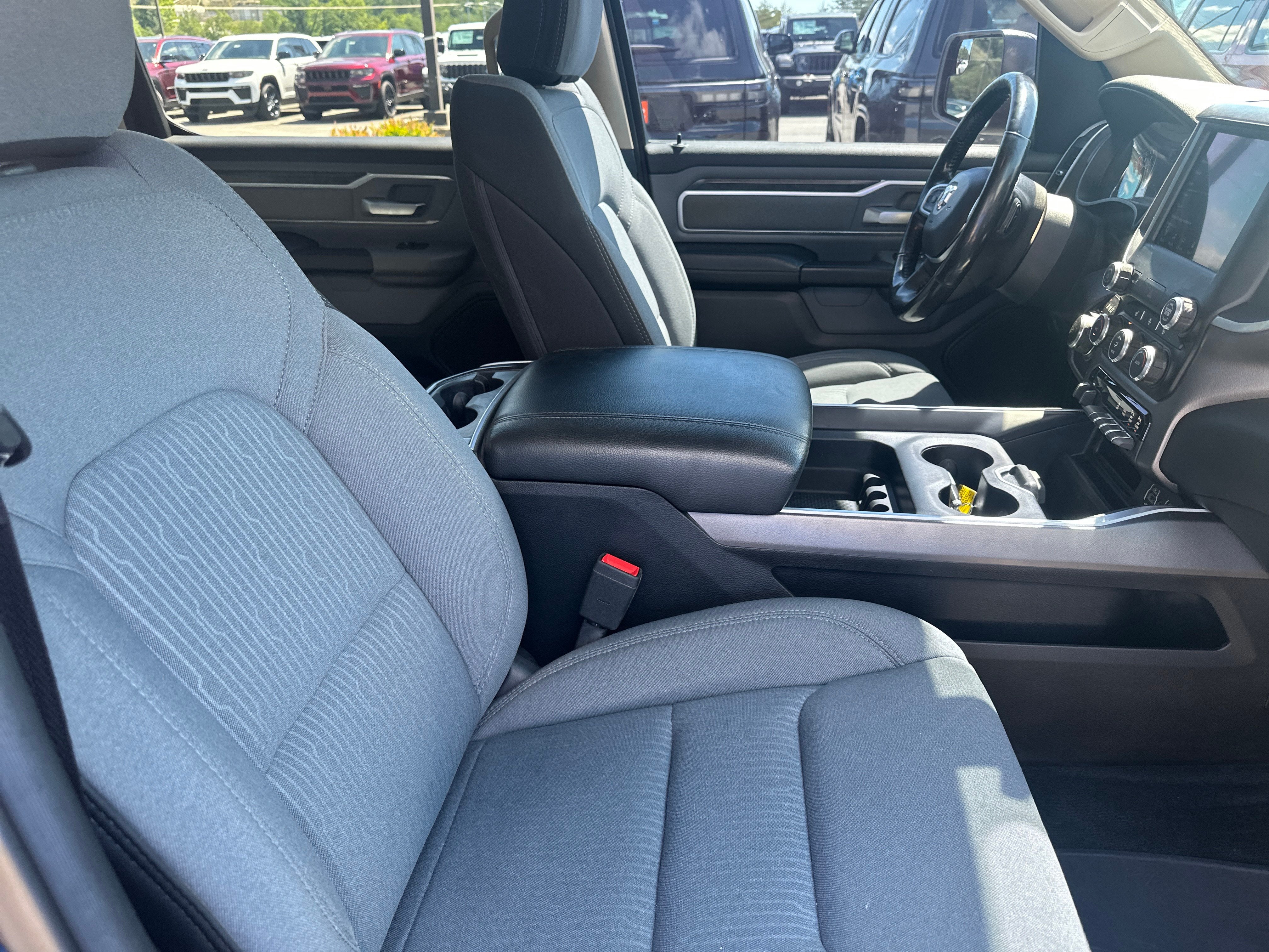 2020 RAM 1500 Big Horn Crew Cab 4x4 5'7' Box