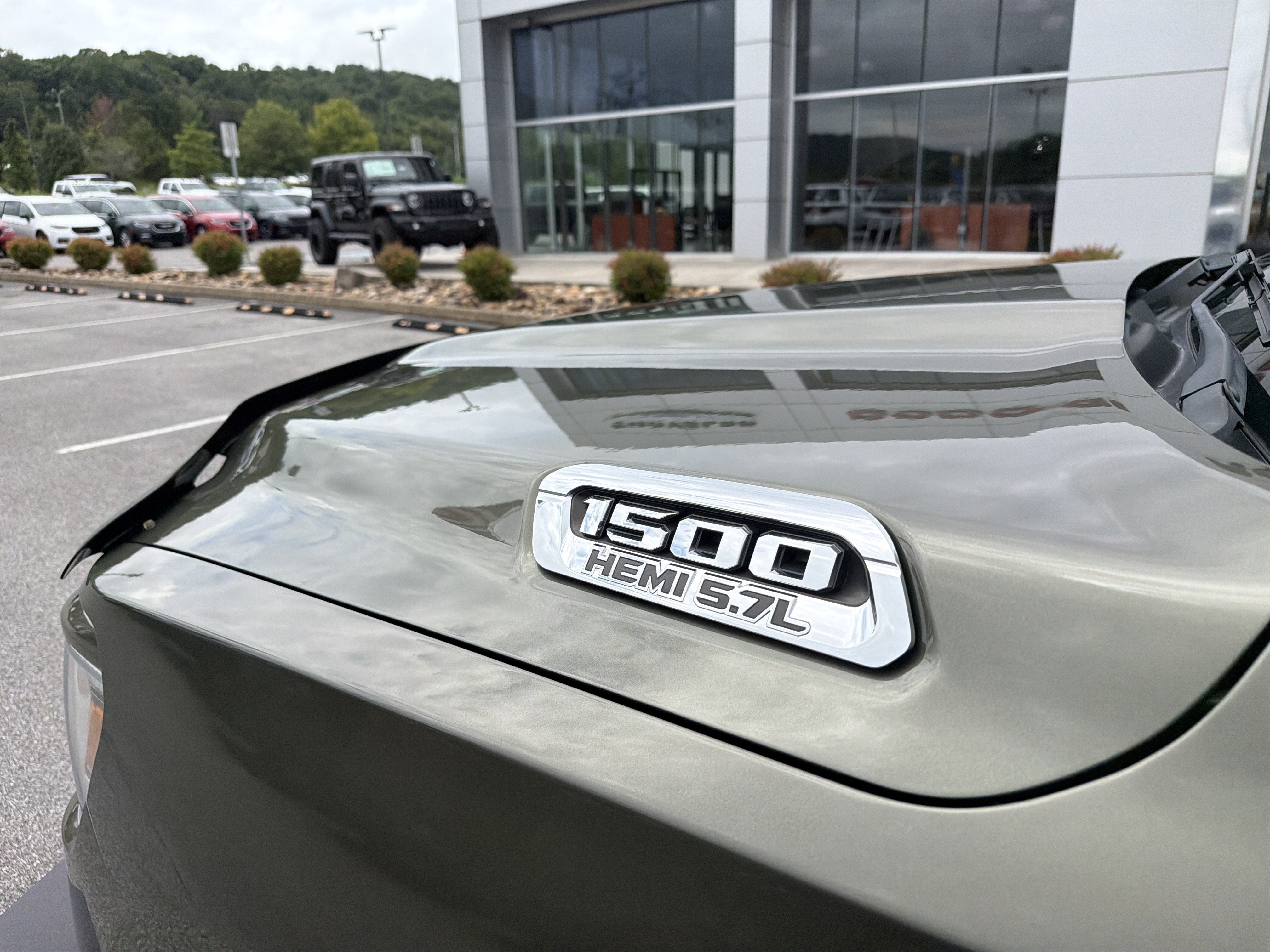 2020 RAM 1500 Big Horn Crew Cab 4x4 5'7' Box