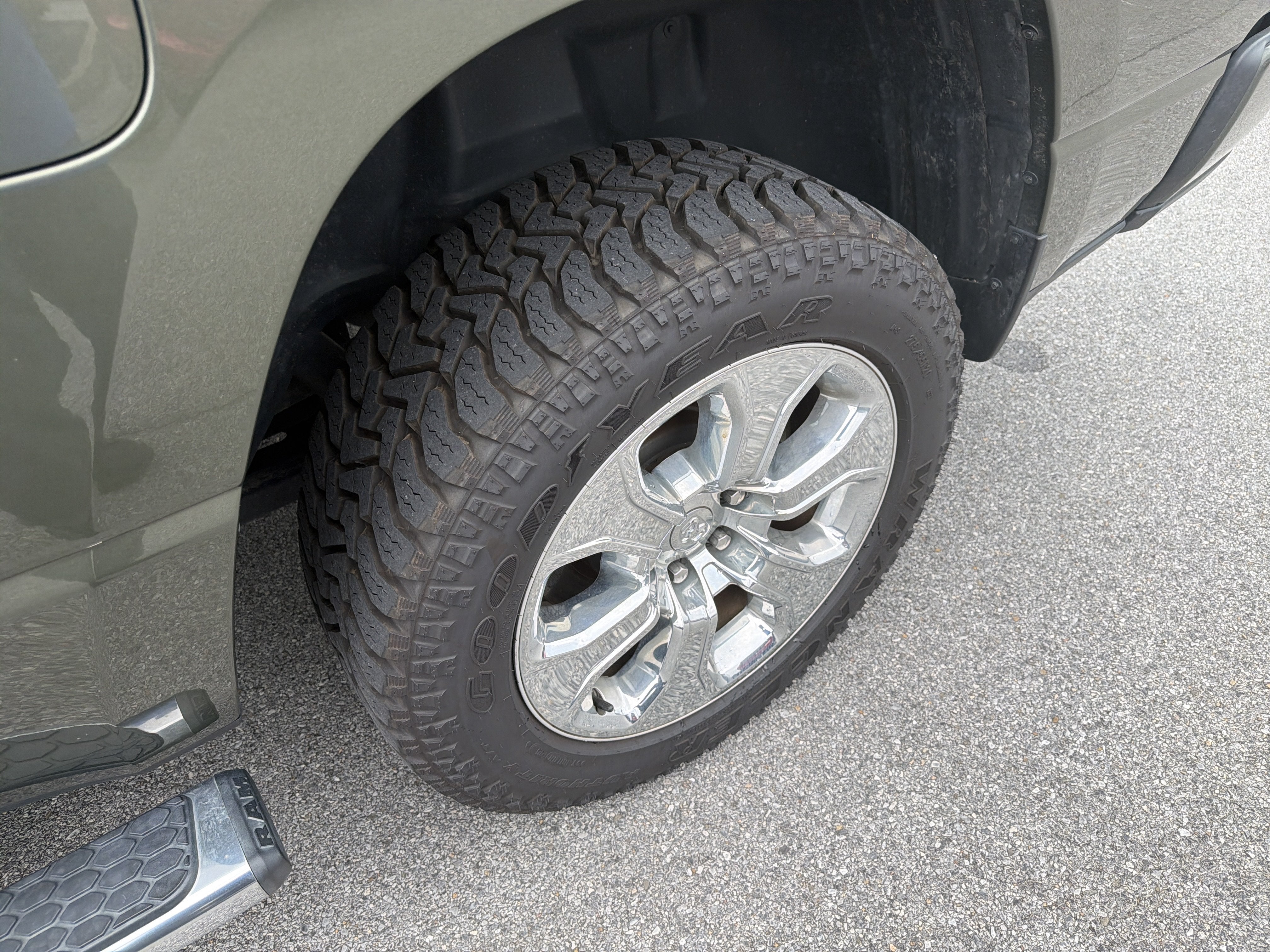 2020 RAM 1500 Big Horn Crew Cab 4x4 5'7' Box