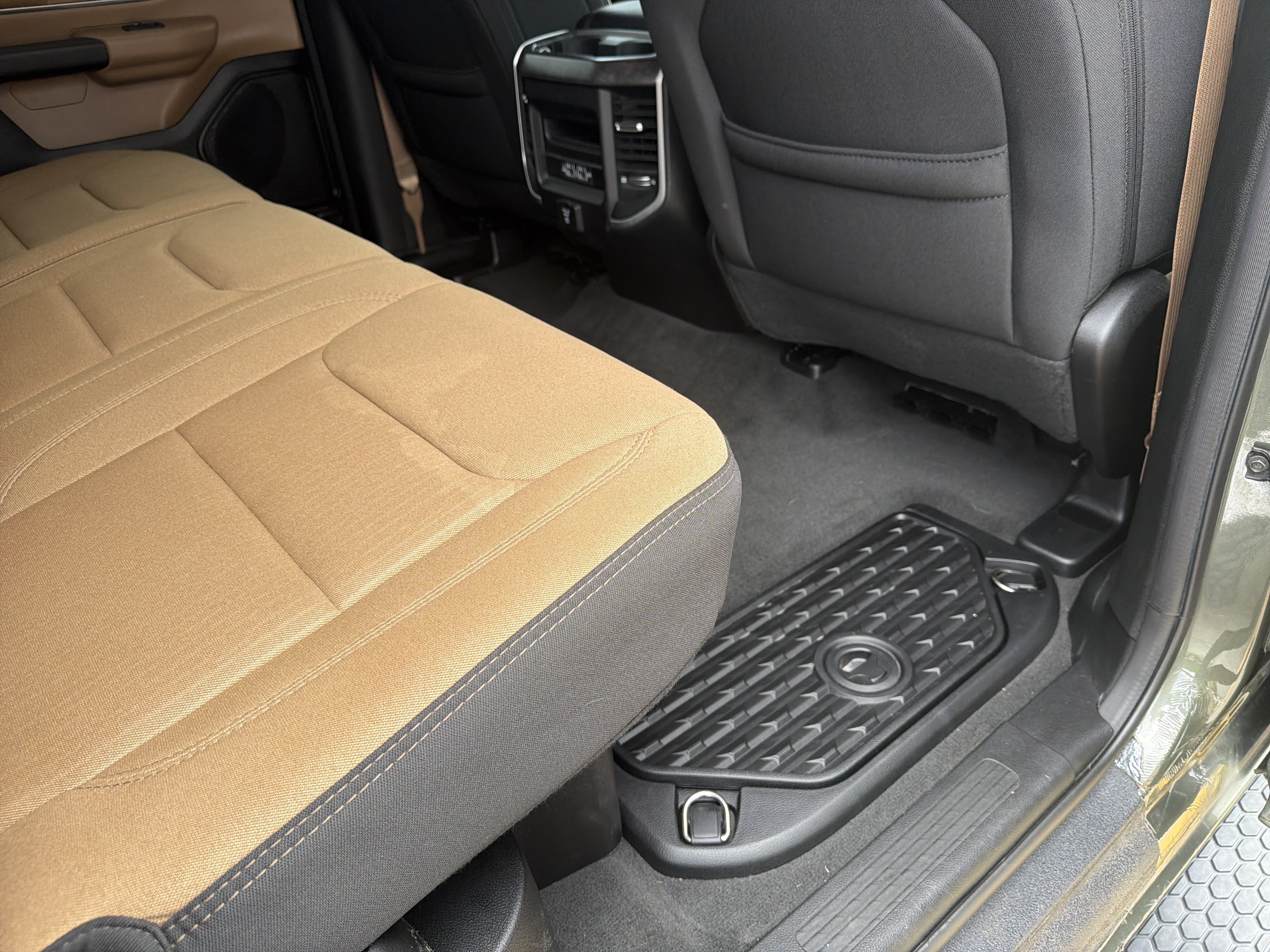 2020 RAM 1500 Big Horn Crew Cab 4x4 5'7' Box