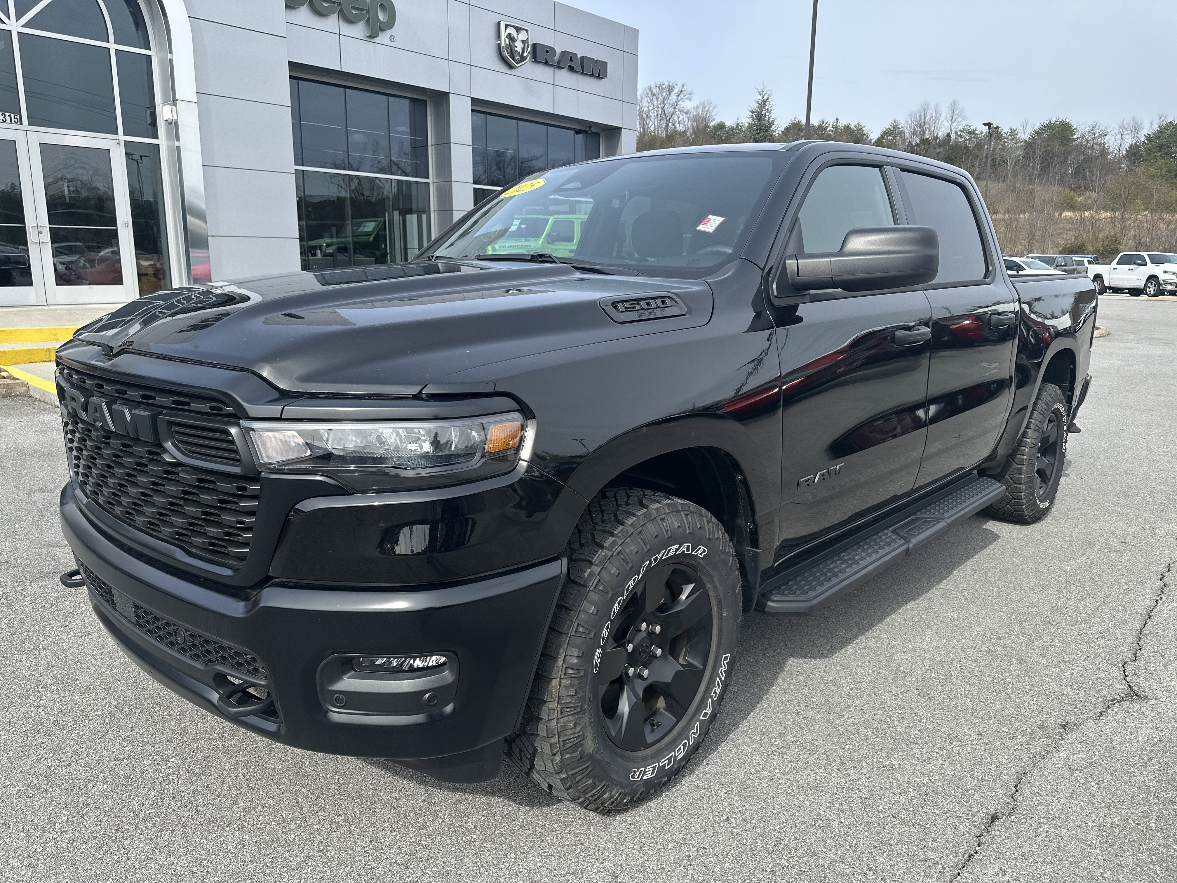 2025 RAM 1500 Warlock Crew Cab 4x4 5'7' Box