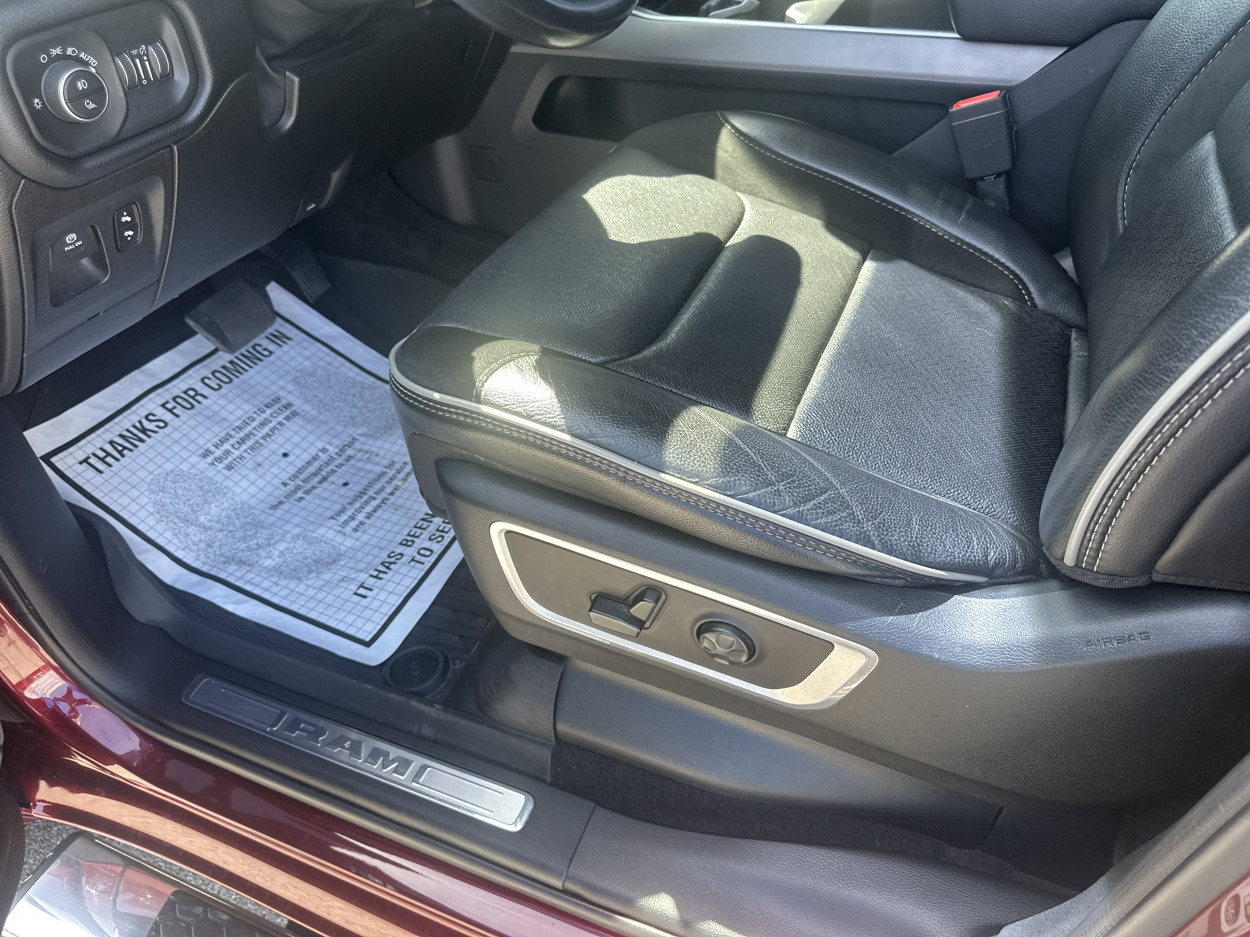 2020 RAM 1500 Laramie Crew Cab 4x4 5'7' Box