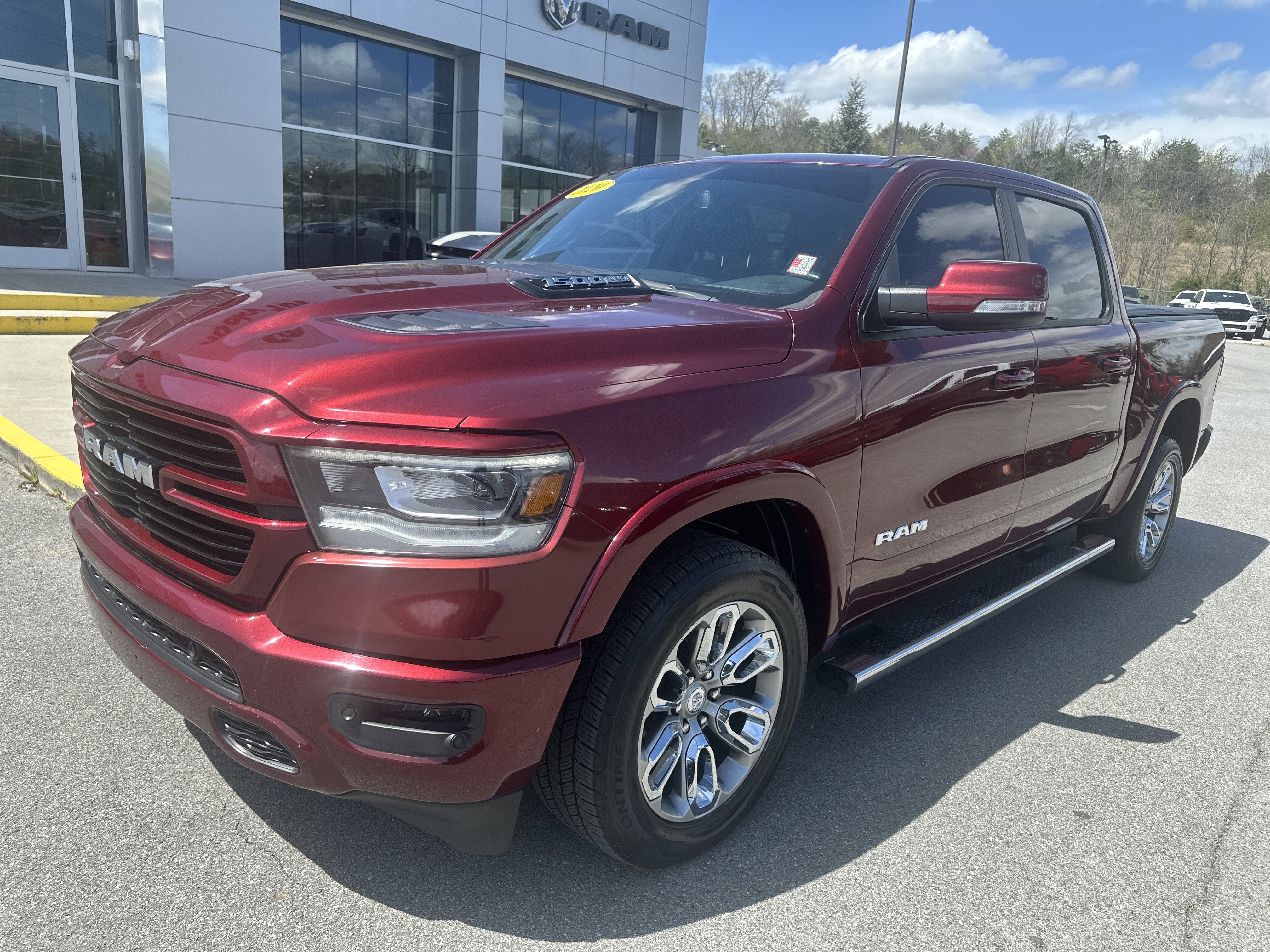 2020 RAM 1500 Laramie Crew Cab 4x4 5'7' Box