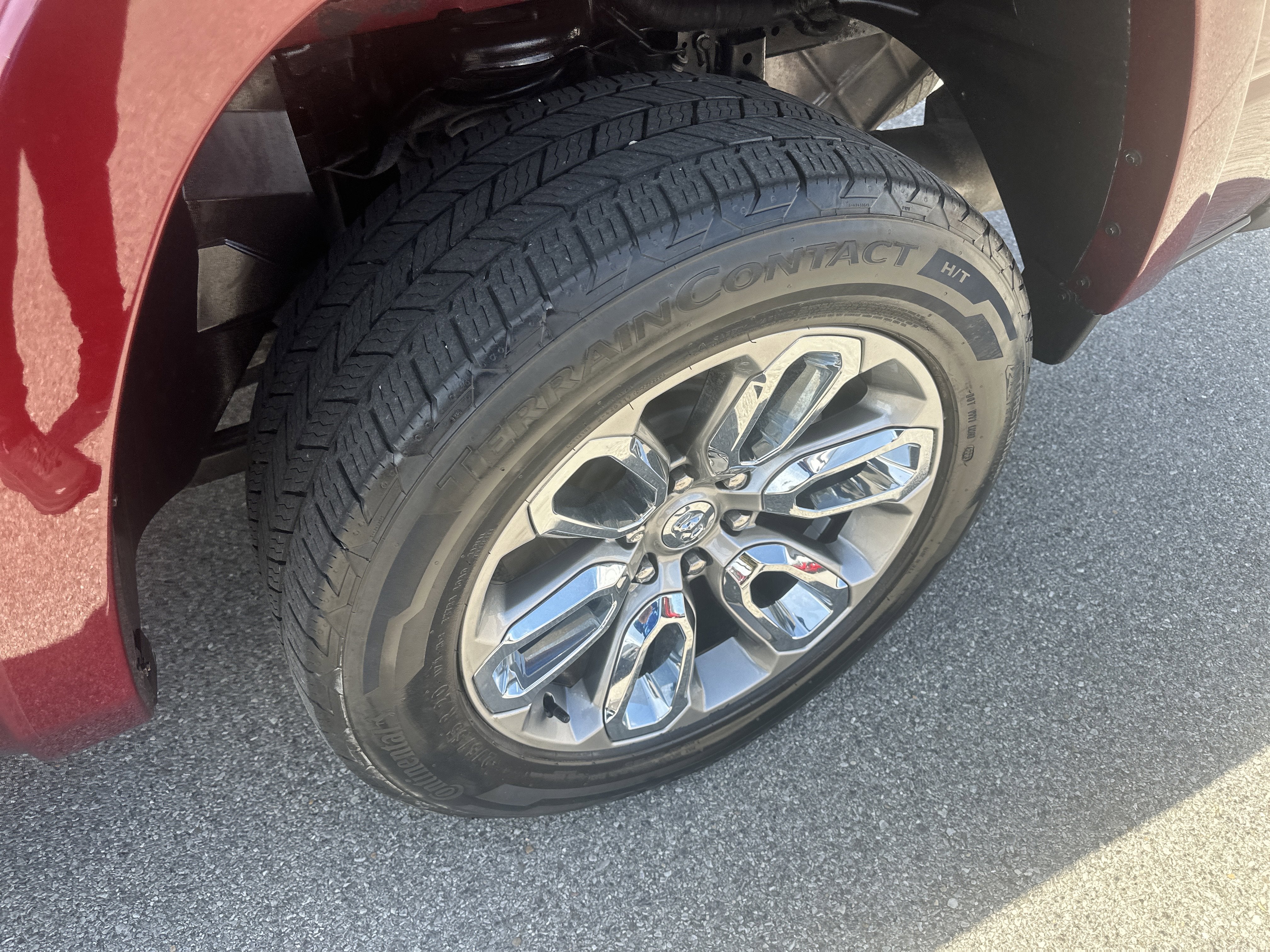 2020 RAM 1500 Laramie Crew Cab 4x4 5'7' Box