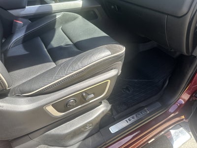 2020 RAM 1500 Laramie Crew Cab 4x4 5'7' Box