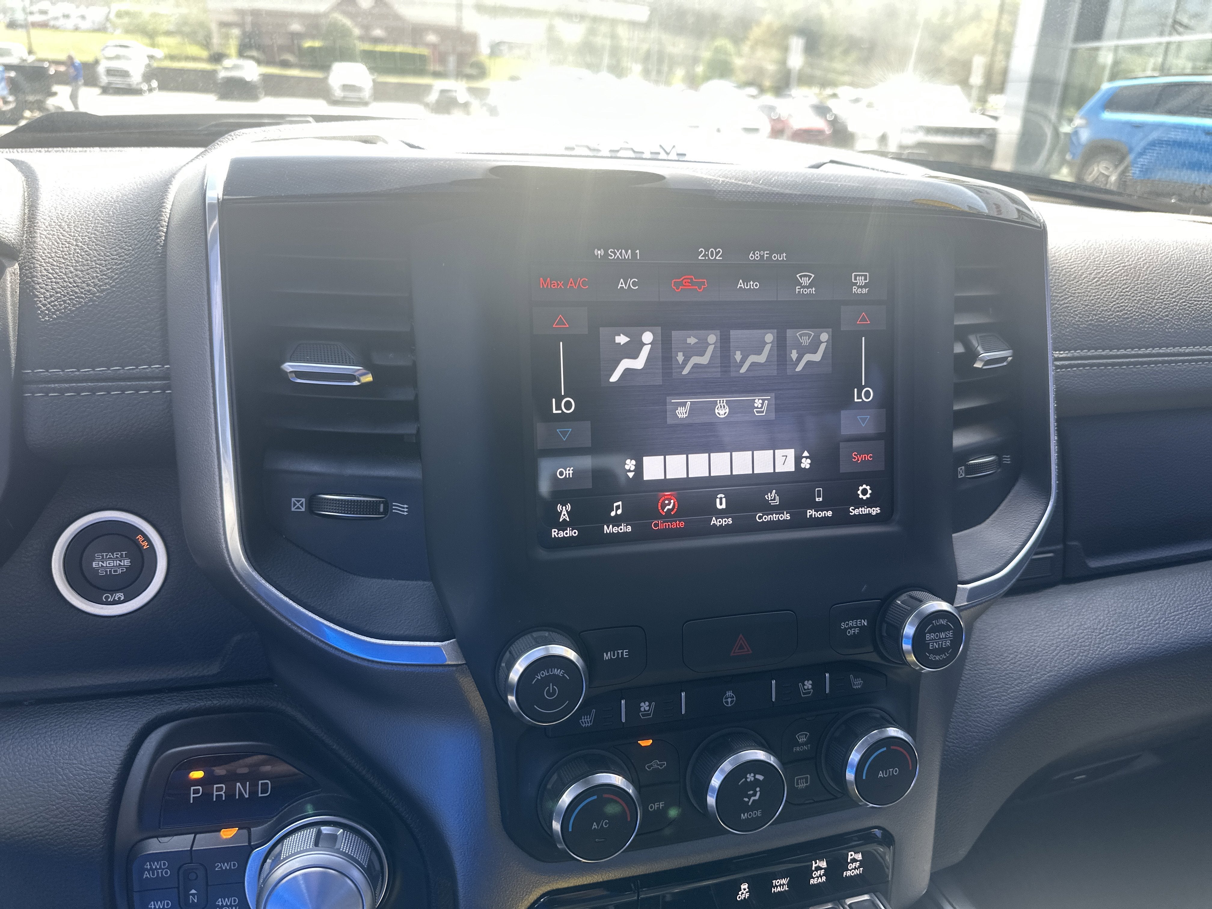 2020 RAM 1500 Laramie Crew Cab 4x4 5'7' Box