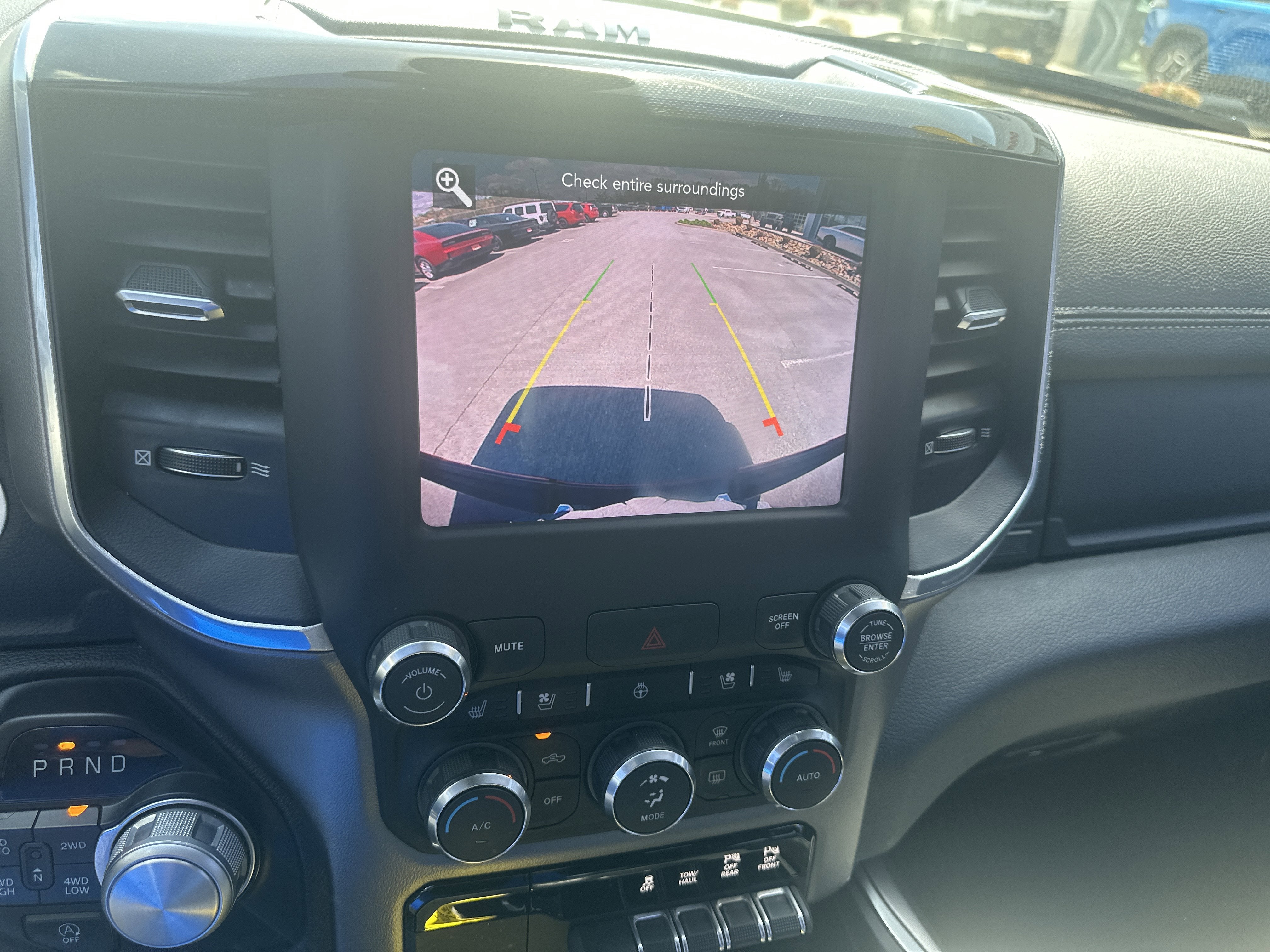 2020 RAM 1500 Laramie Crew Cab 4x4 5'7' Box