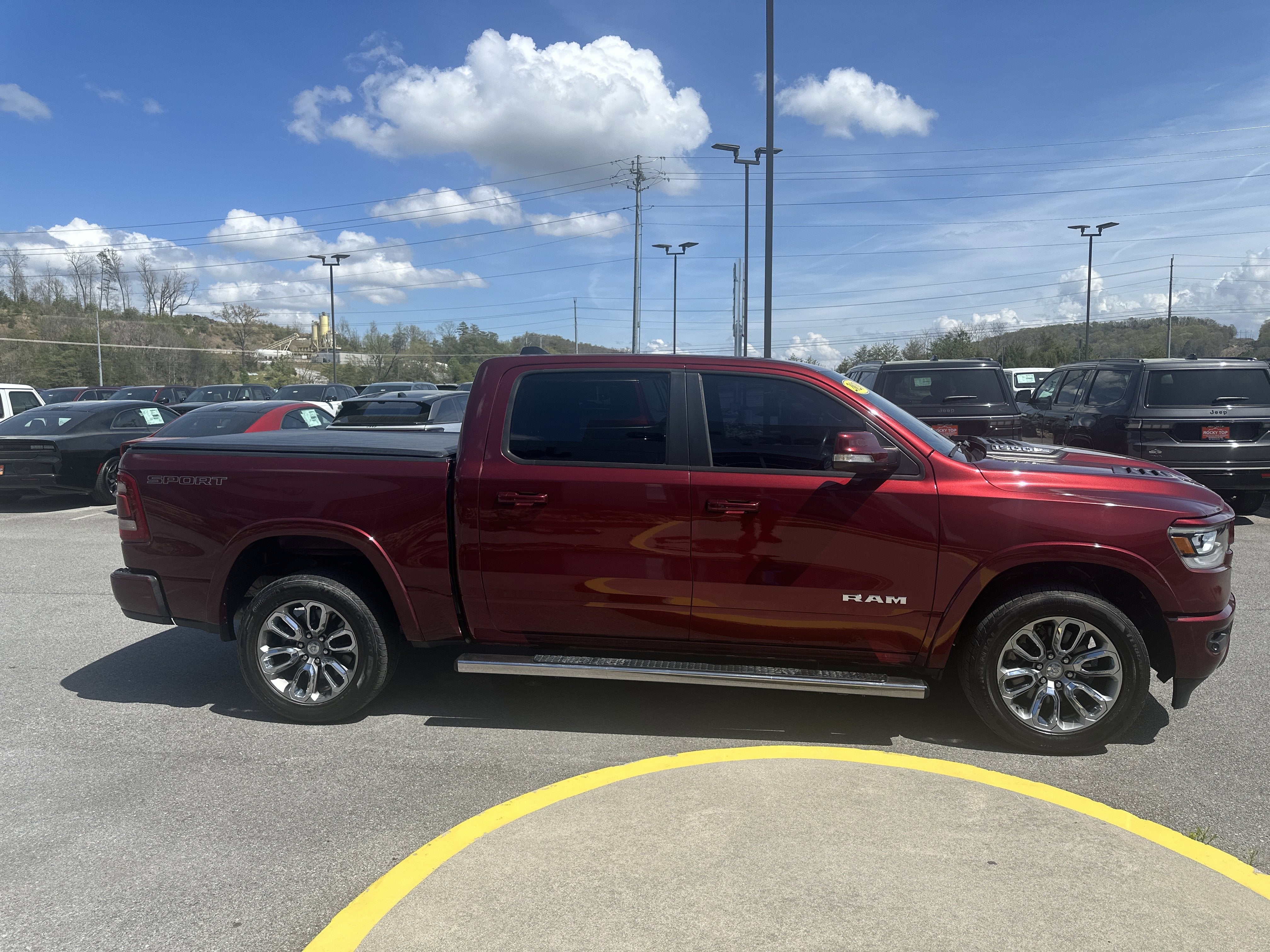 2020 RAM 1500 Laramie Crew Cab 4x4 5'7' Box