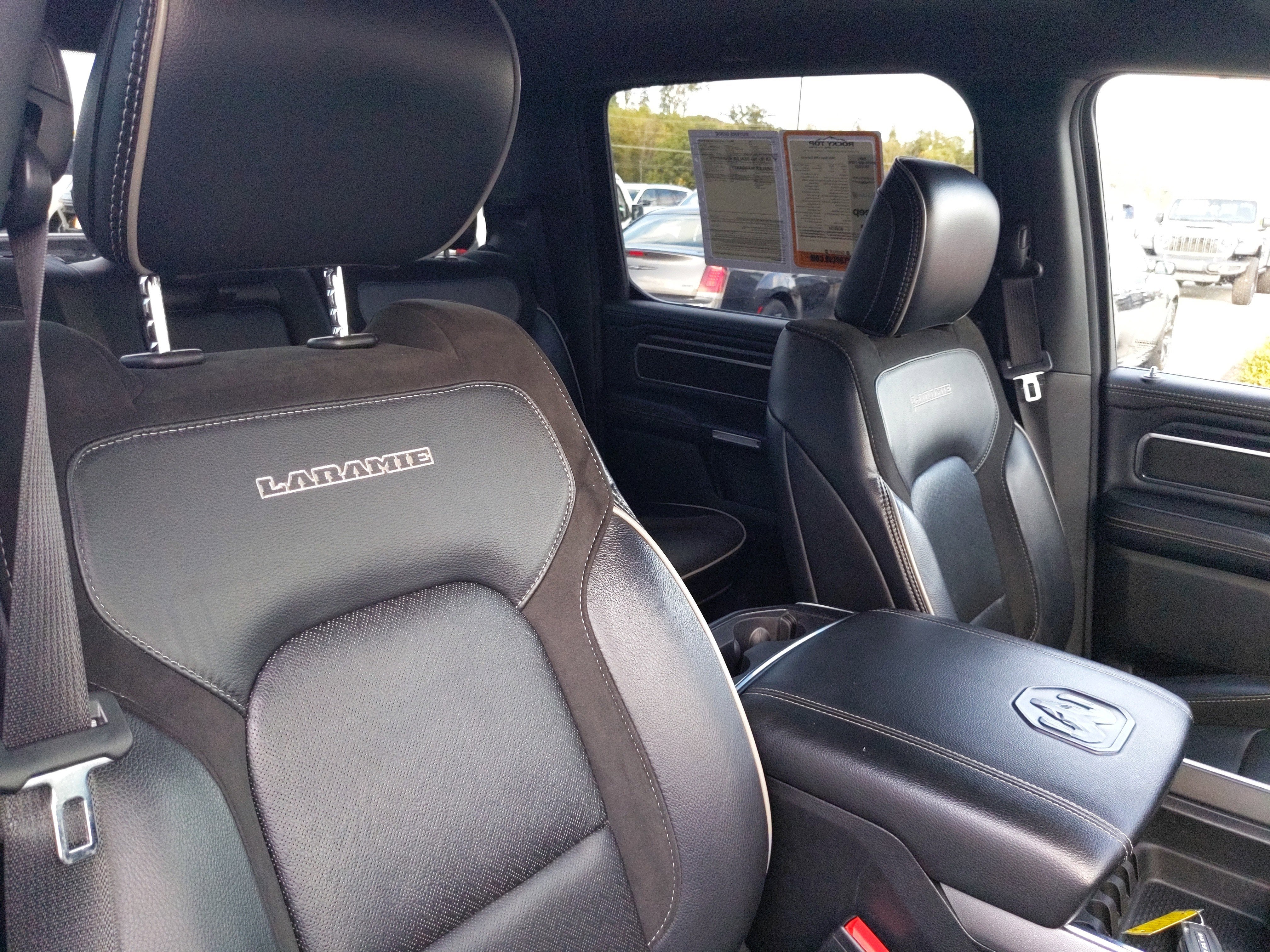 2024 RAM 1500 Laramie Crew Cab 4x4 5'7' Box