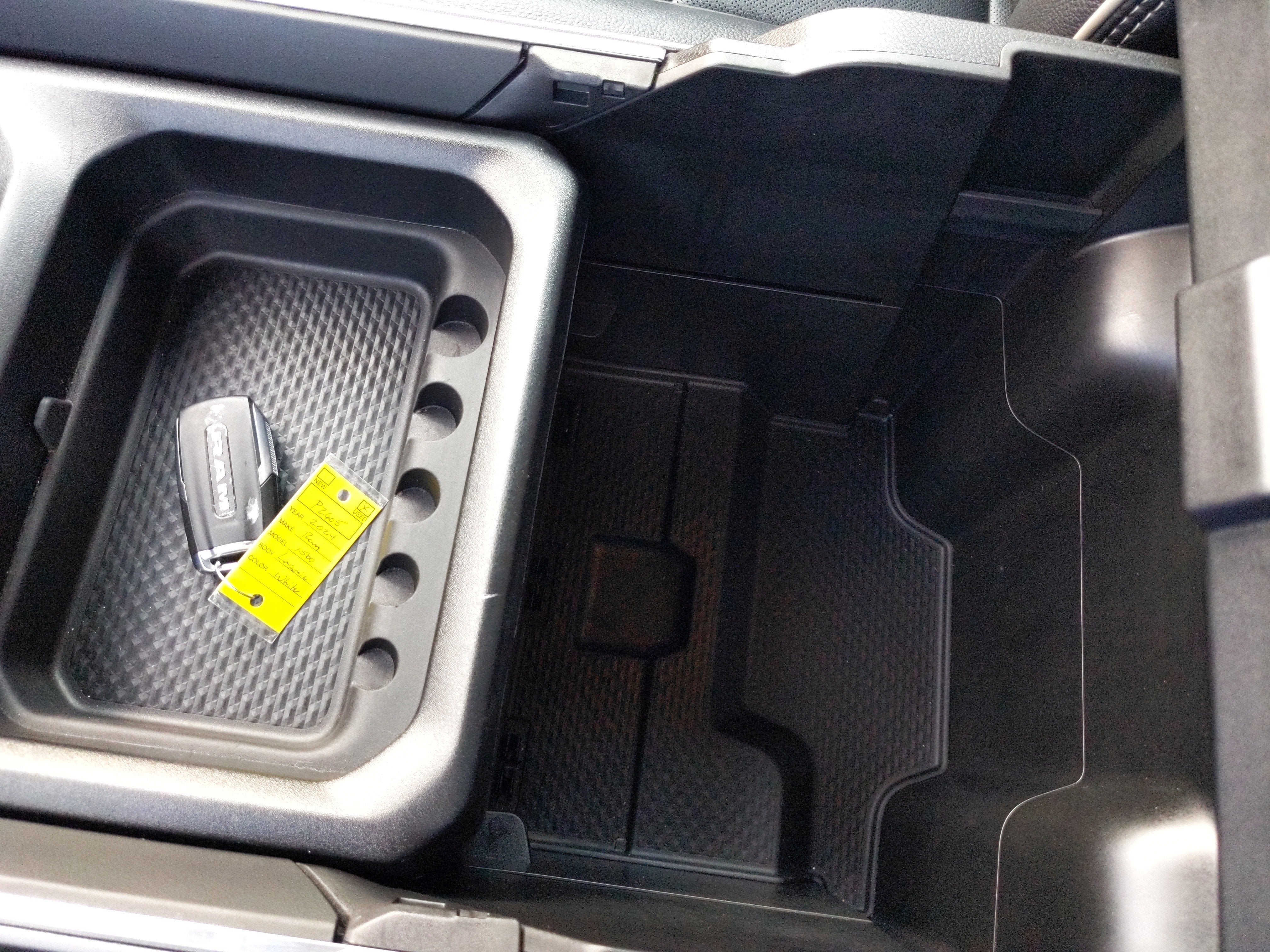 2024 RAM 1500 Laramie Crew Cab 4x4 5'7' Box