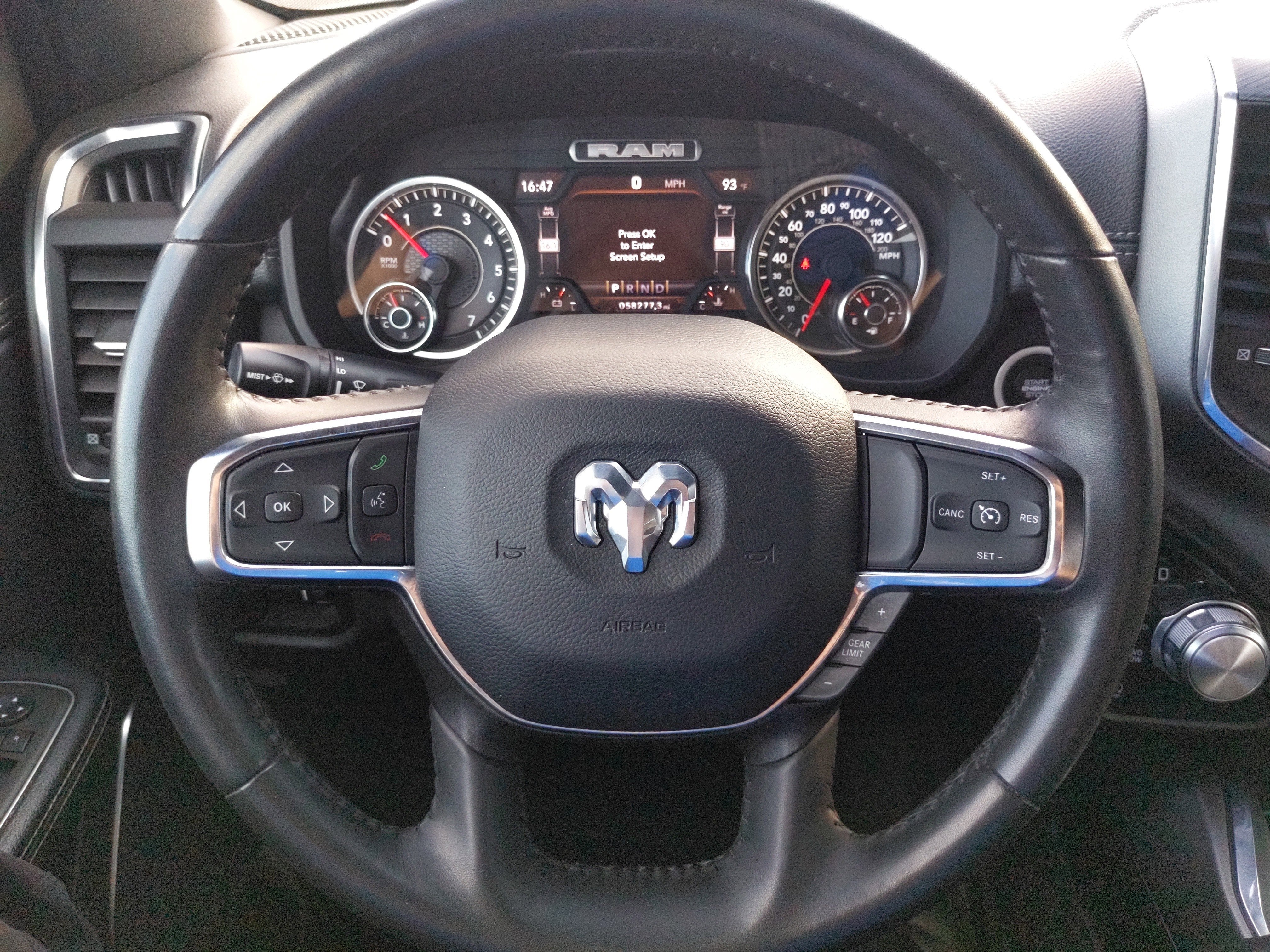 2024 RAM 1500 Laramie Crew Cab 4x4 5'7' Box