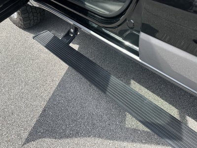 2020 RAM 1500 Laramie Crew Cab 4x4 5'7' Box