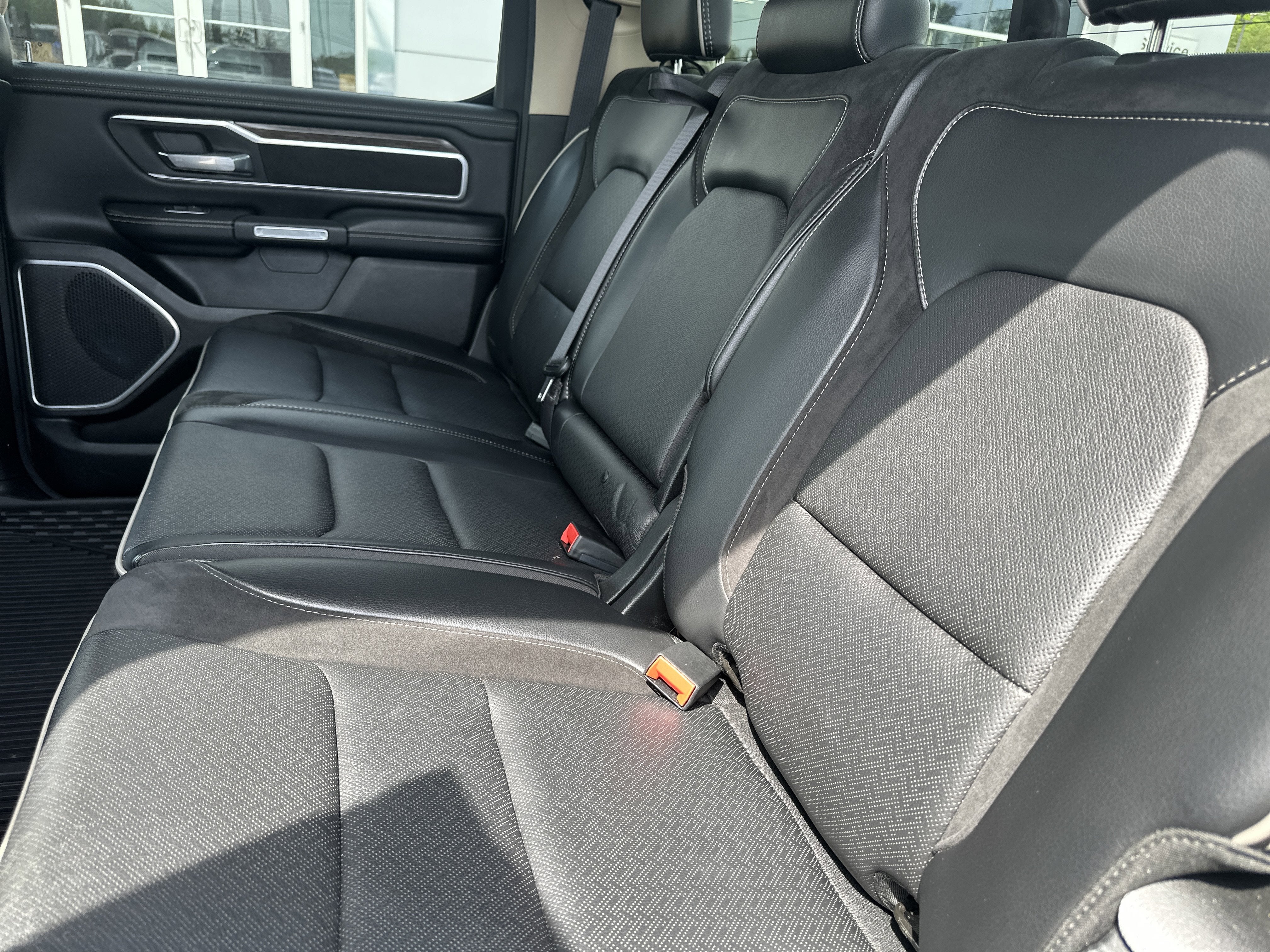 2020 RAM 1500 Laramie Crew Cab 4x4 5'7' Box