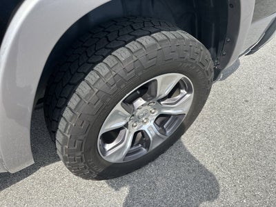 2020 RAM 1500 Laramie Crew Cab 4x4 5'7' Box